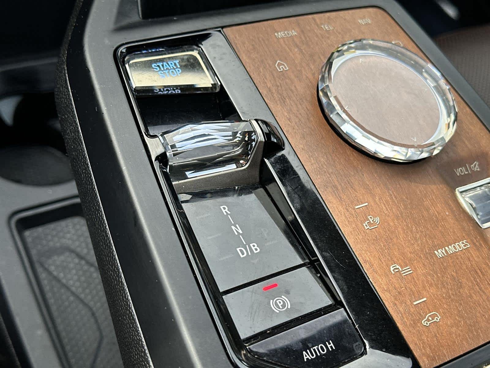 Thumbnail: 2024 BMW iX - 18