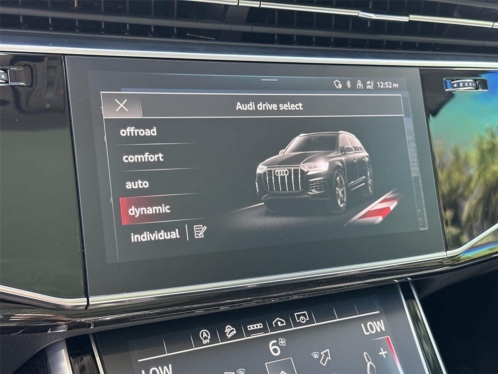 Thumbnail: 2021 Audi Q7 - 27