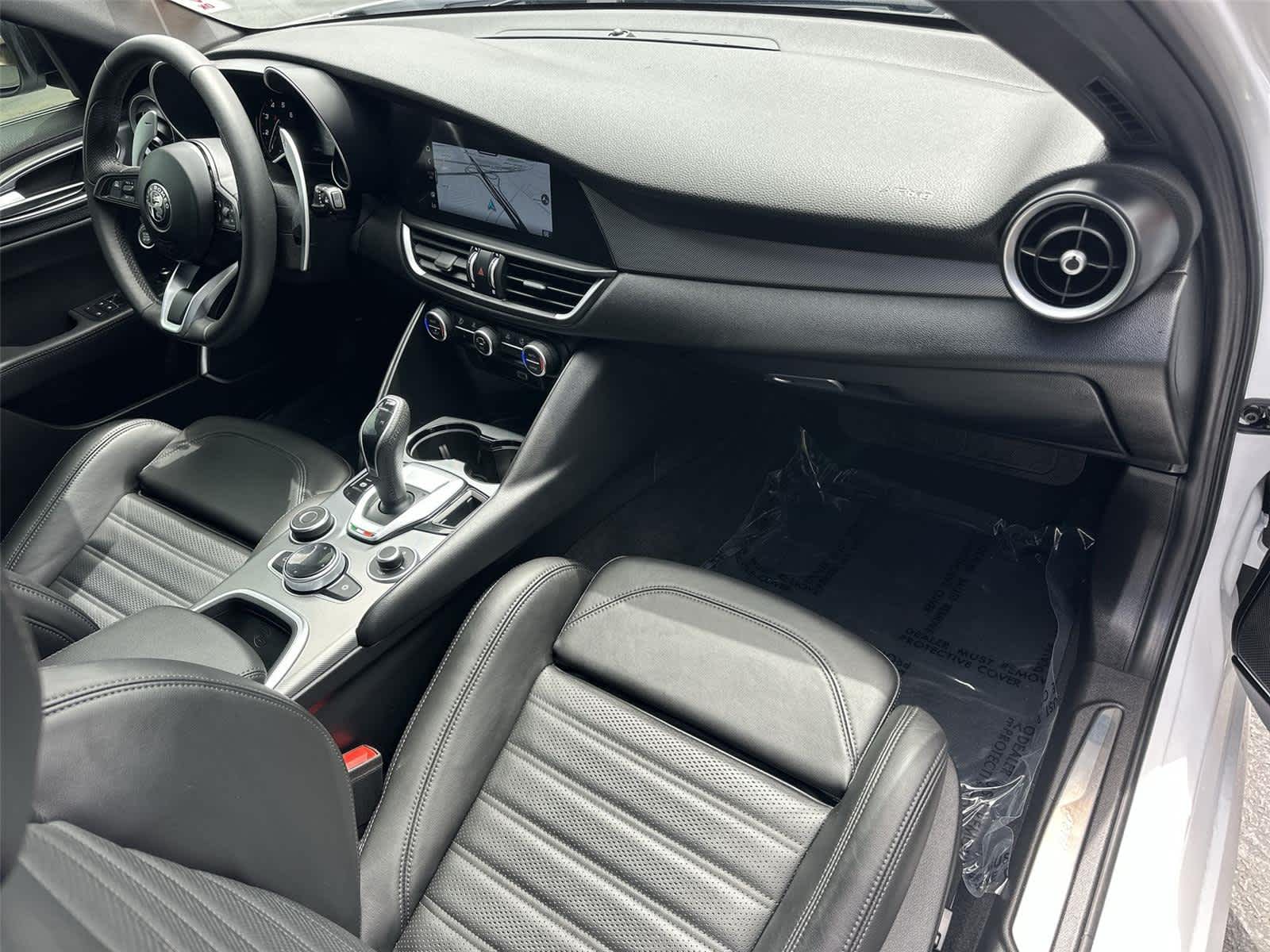 Thumbnail: 2023 Alfa Romeo Giulia - 12