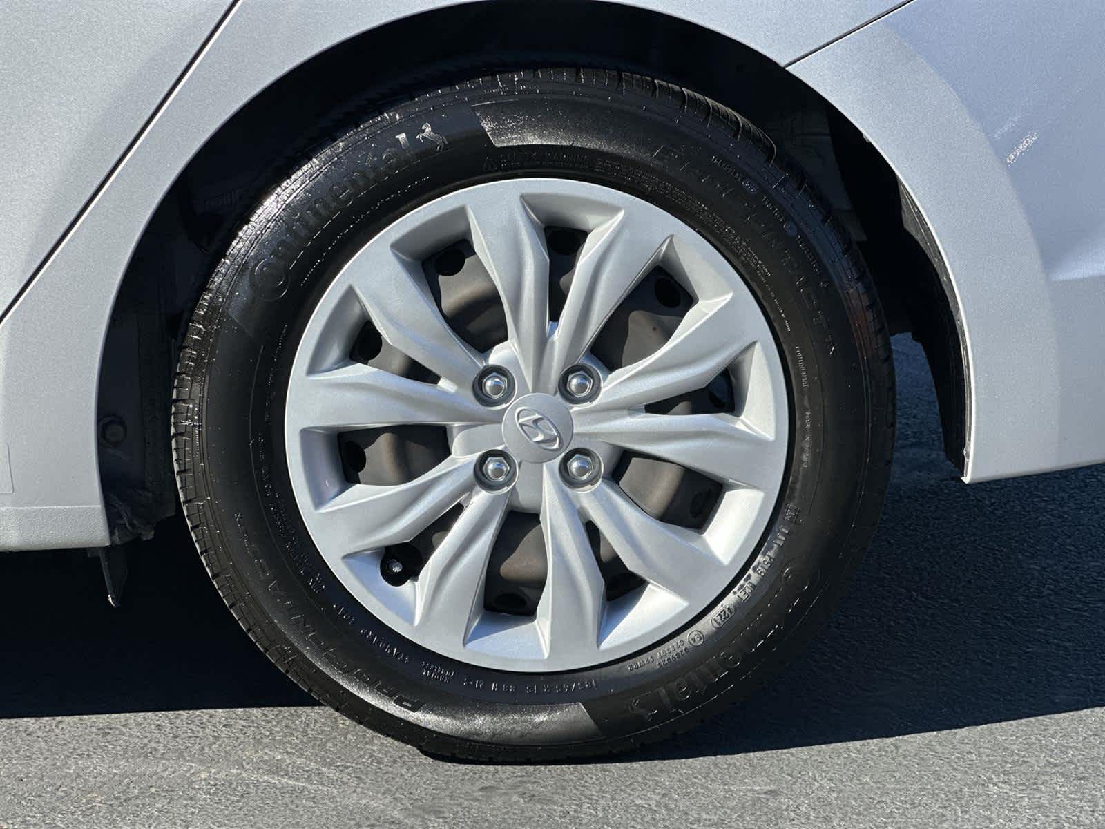 Thumbnail: 2022 Hyundai Accent - 8