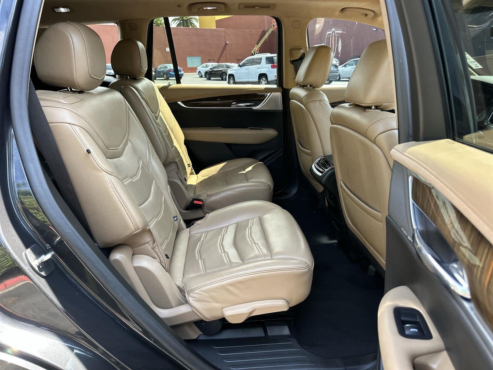 Thumbnail: 2020 Cadillac XT6 - 13