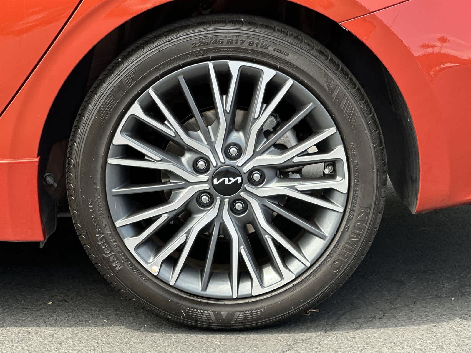 Thumbnail: 2023 Kia Forte - 8