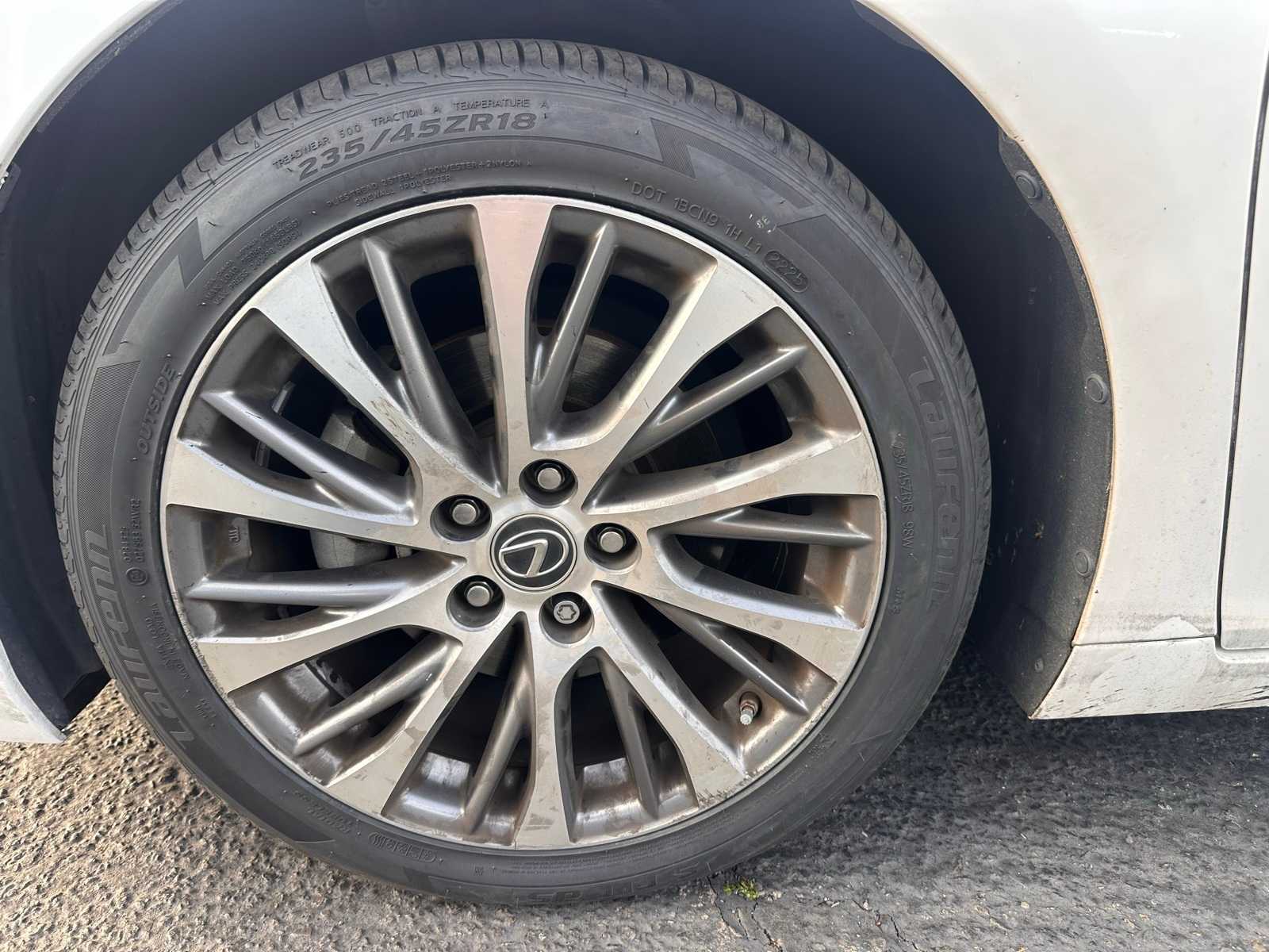 Thumbnail: 2019 Lexus ES - 9