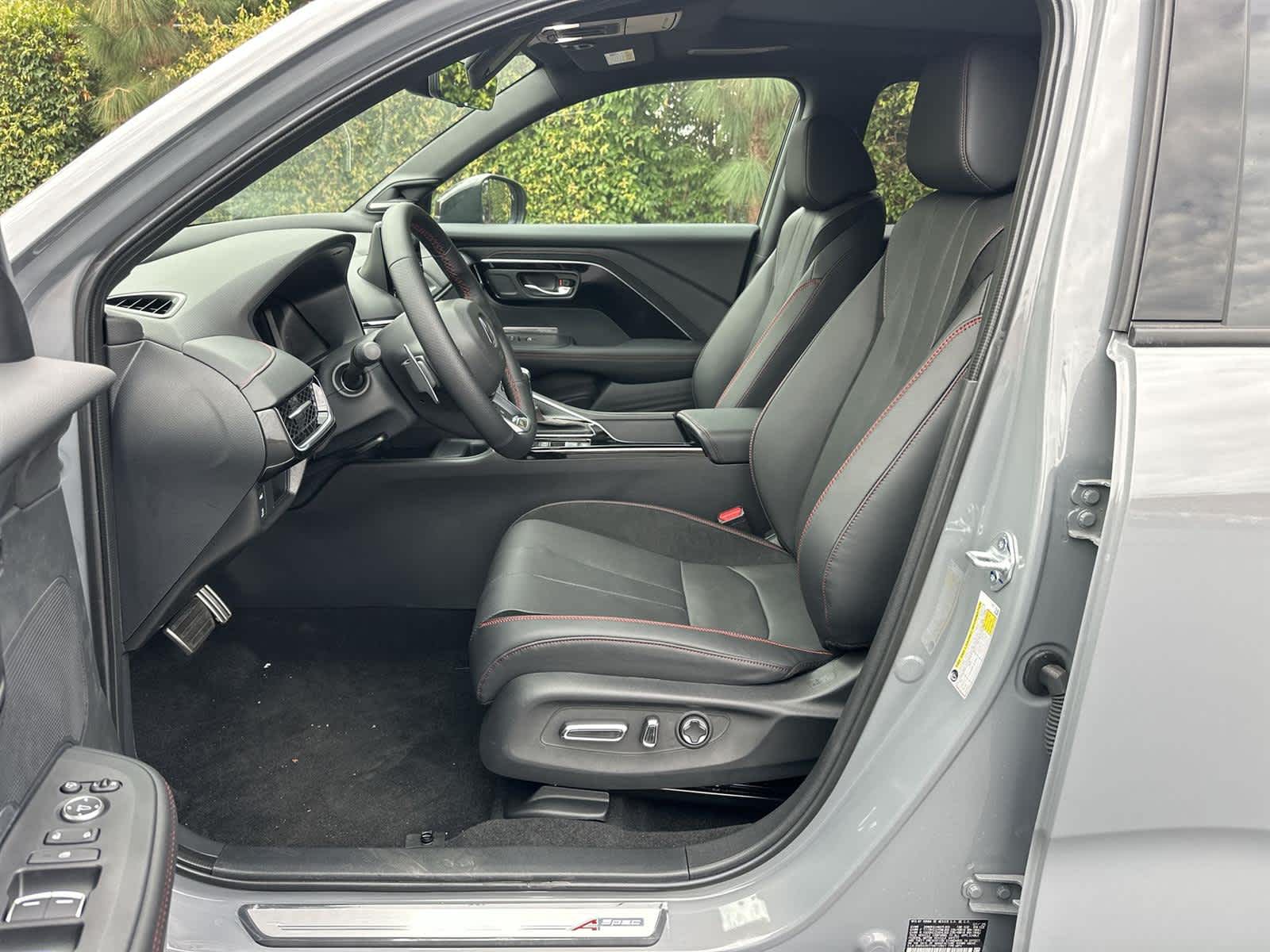 Thumbnail: 2025 Acura ADX - 11