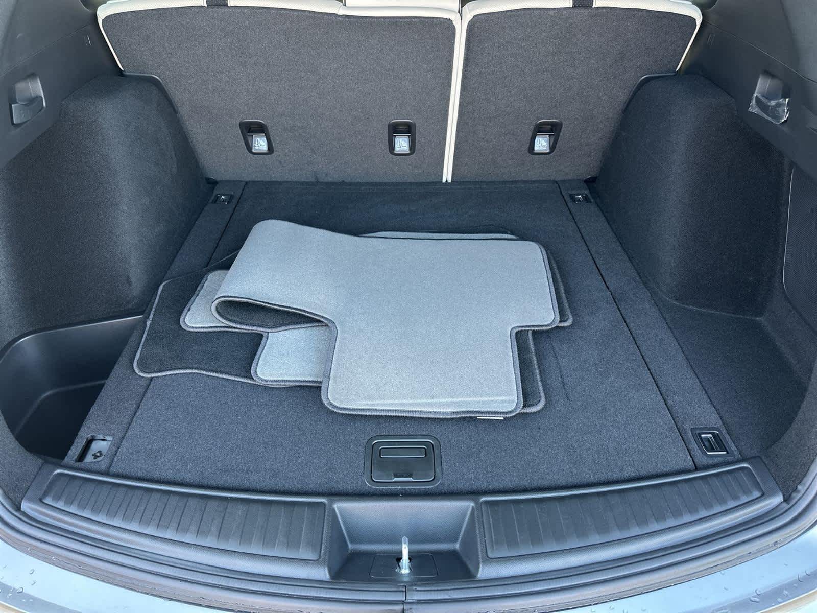 Thumbnail: 2025 Acura RDX - 19