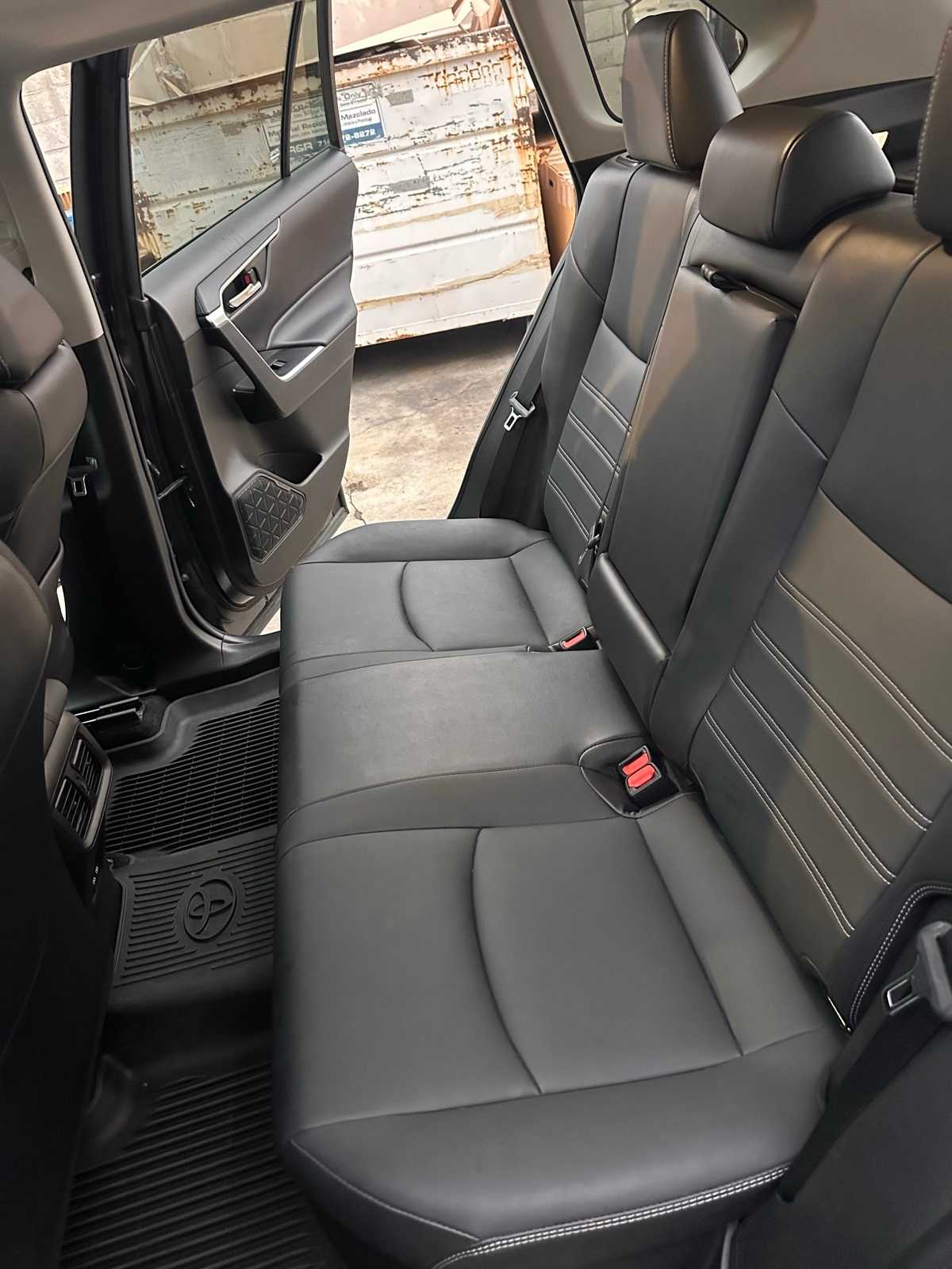 Thumbnail: 2022 Toyota RAV4 - 15