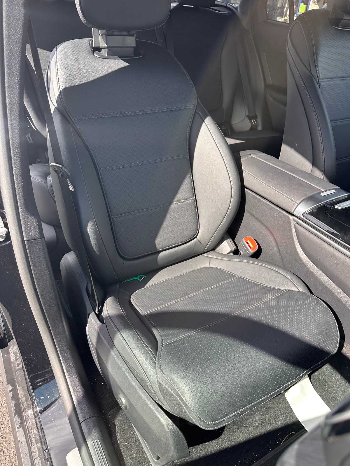 Thumbnail: 2025 Mercedes-Benz GLC - 11