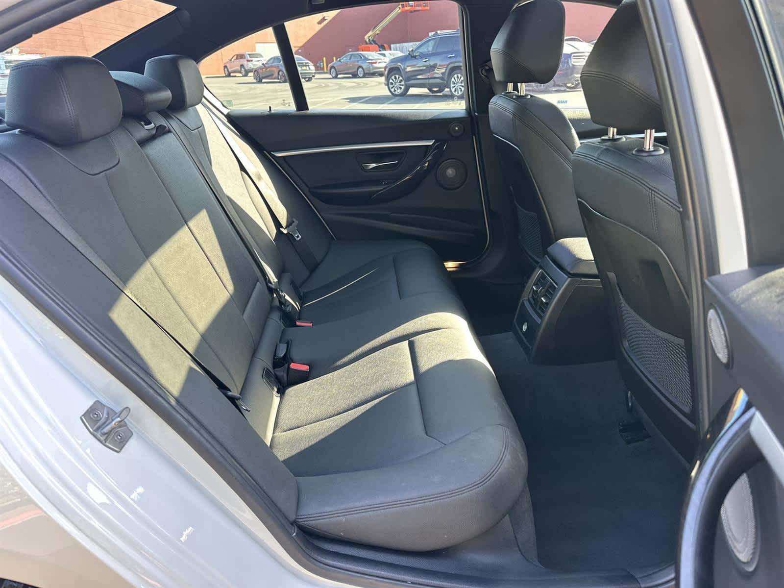 Thumbnail: 2017 BMW 3 Series - 13