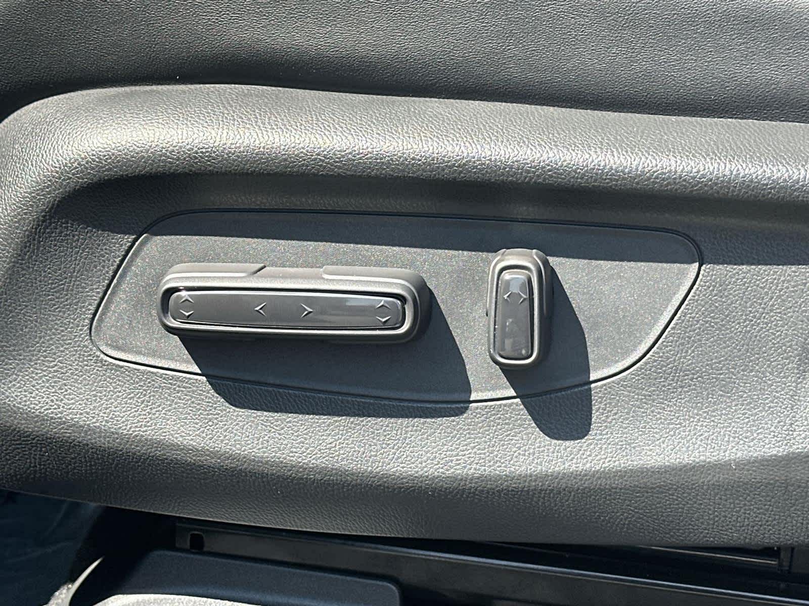 Thumbnail: 2025 Acura ADX - 22