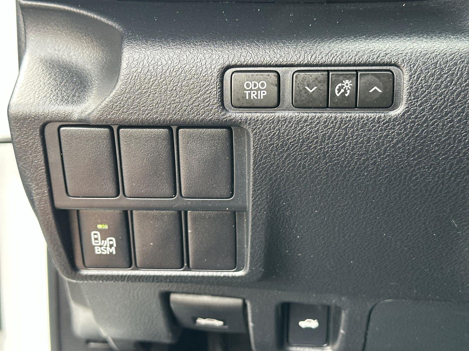 Thumbnail: 2016 Lexus IS - 29