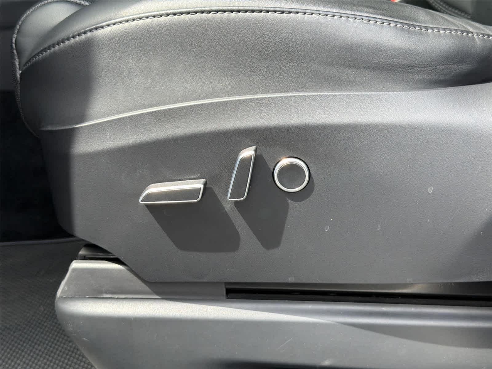 Thumbnail: 2024 Tesla Model X - 24