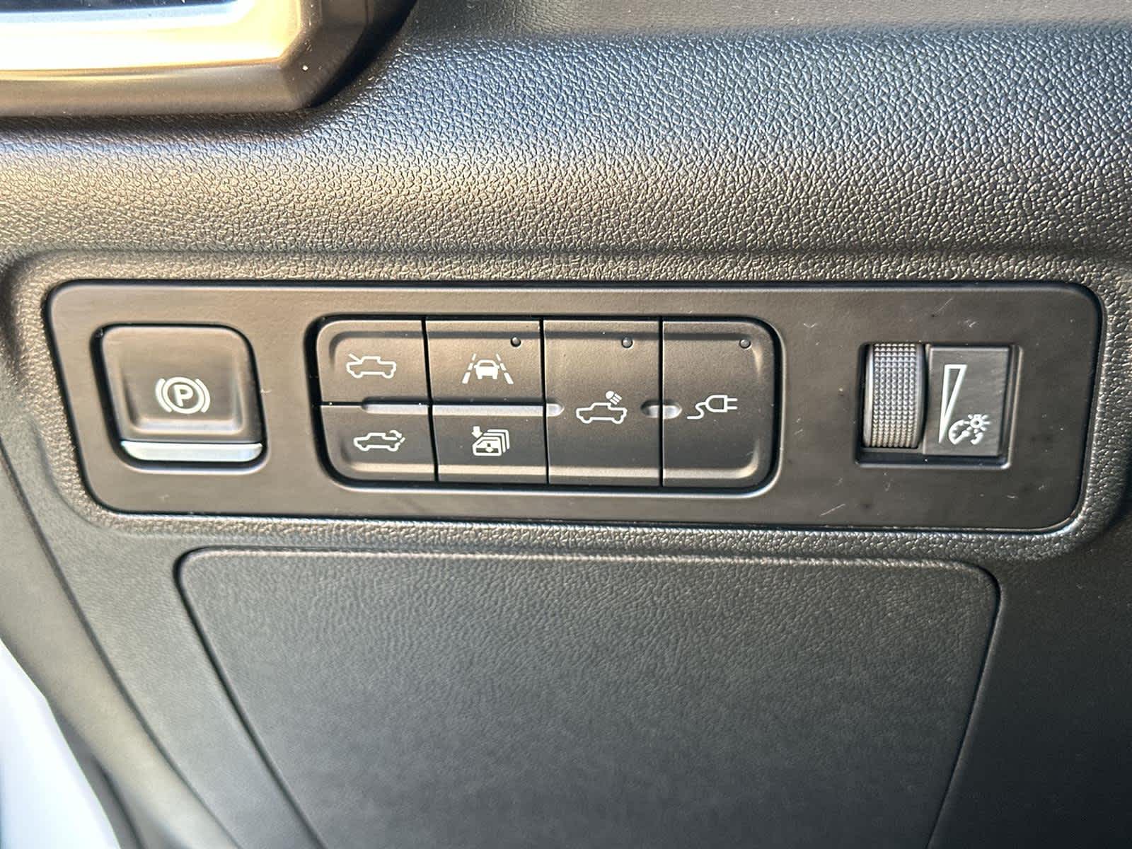 Thumbnail: 2025 GMC Hummer EV - 32