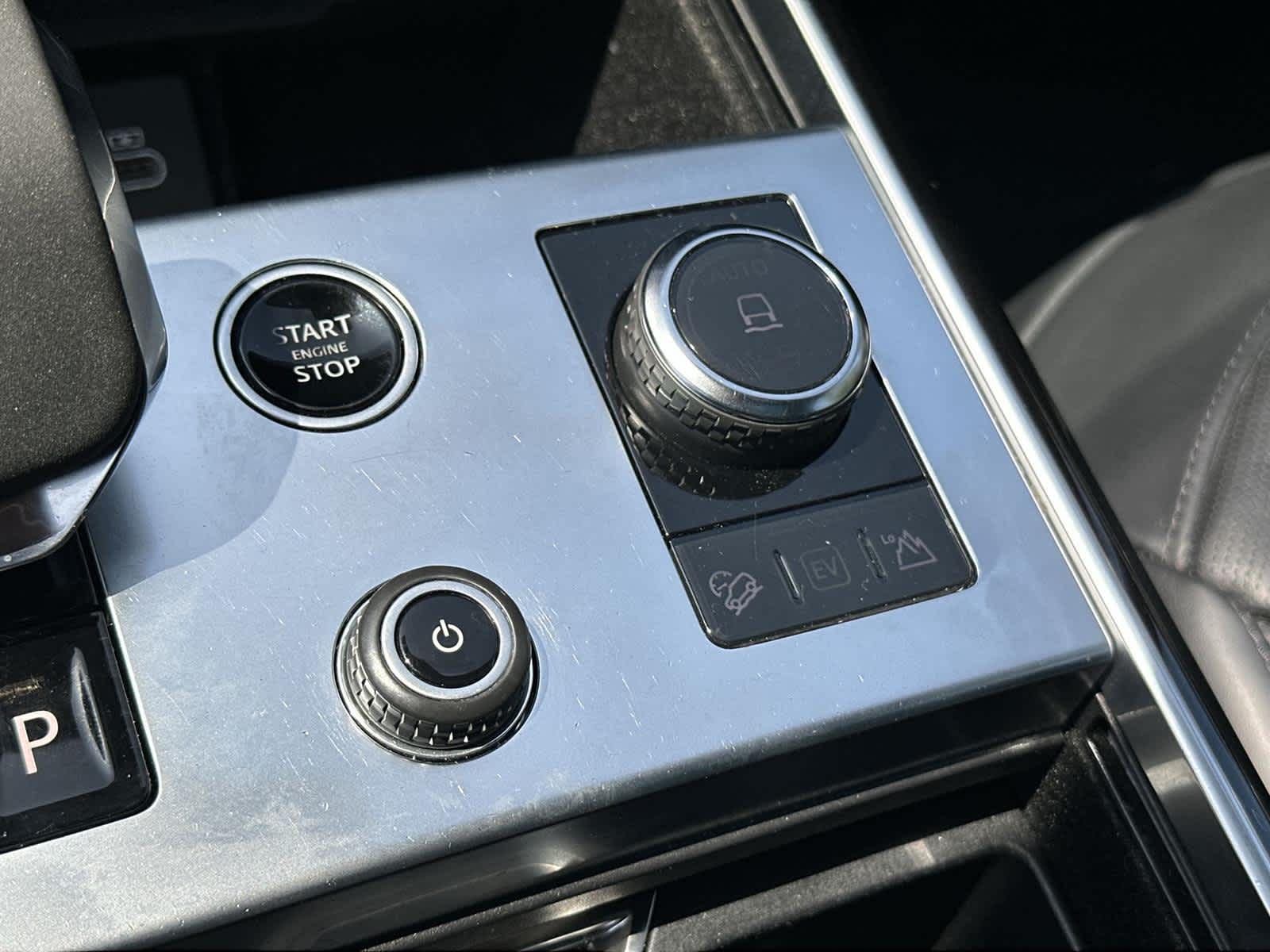 Thumbnail: 2023 Land Rover Range Rover - 30