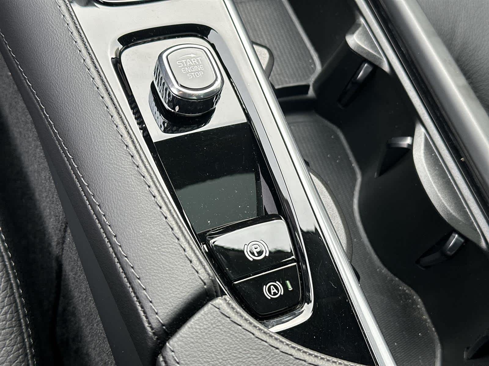 Thumbnail: 2025 Volvo XC90 - 29