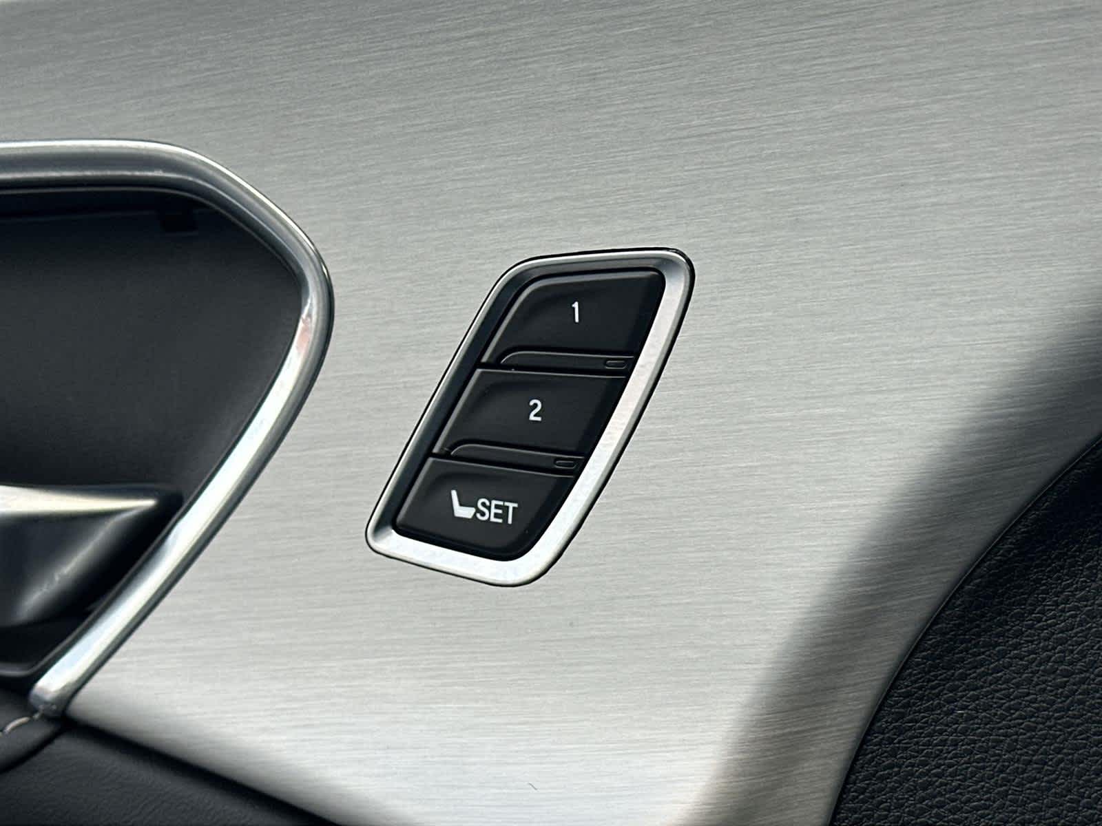 Thumbnail: 2025 Acura RDX - 31