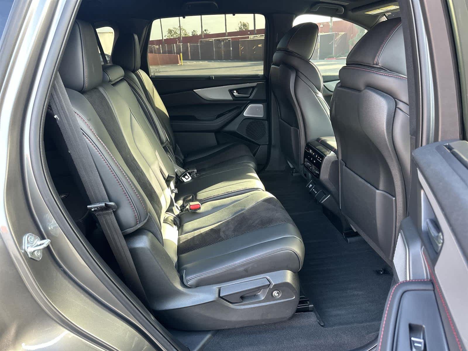 Thumbnail: 2025 Acura MDX - 13