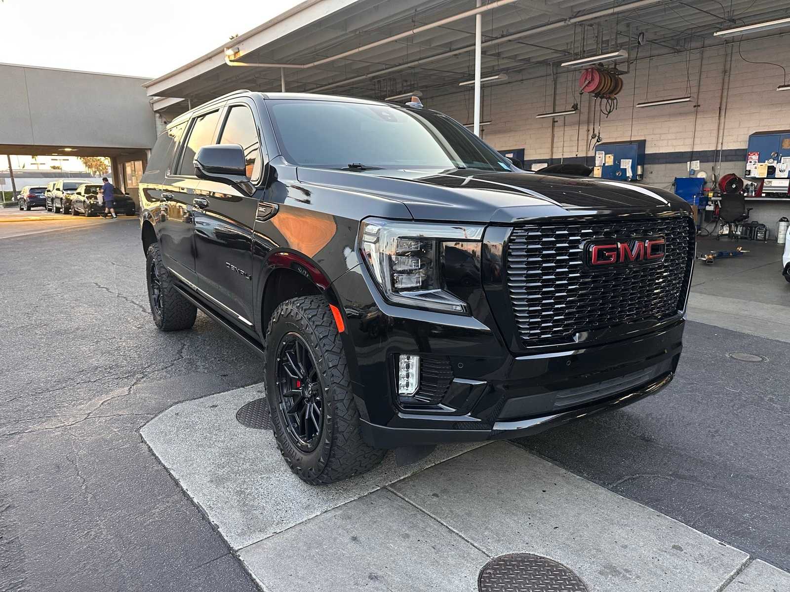 Thumbnail: 2022 GMC Yukon XL - 7
