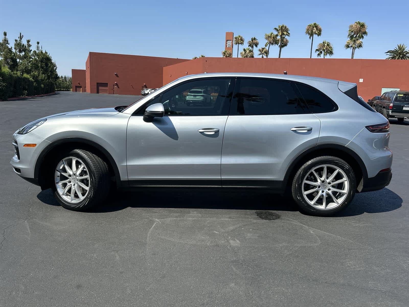 Thumbnail: 2020 Porsche Cayenne - 3