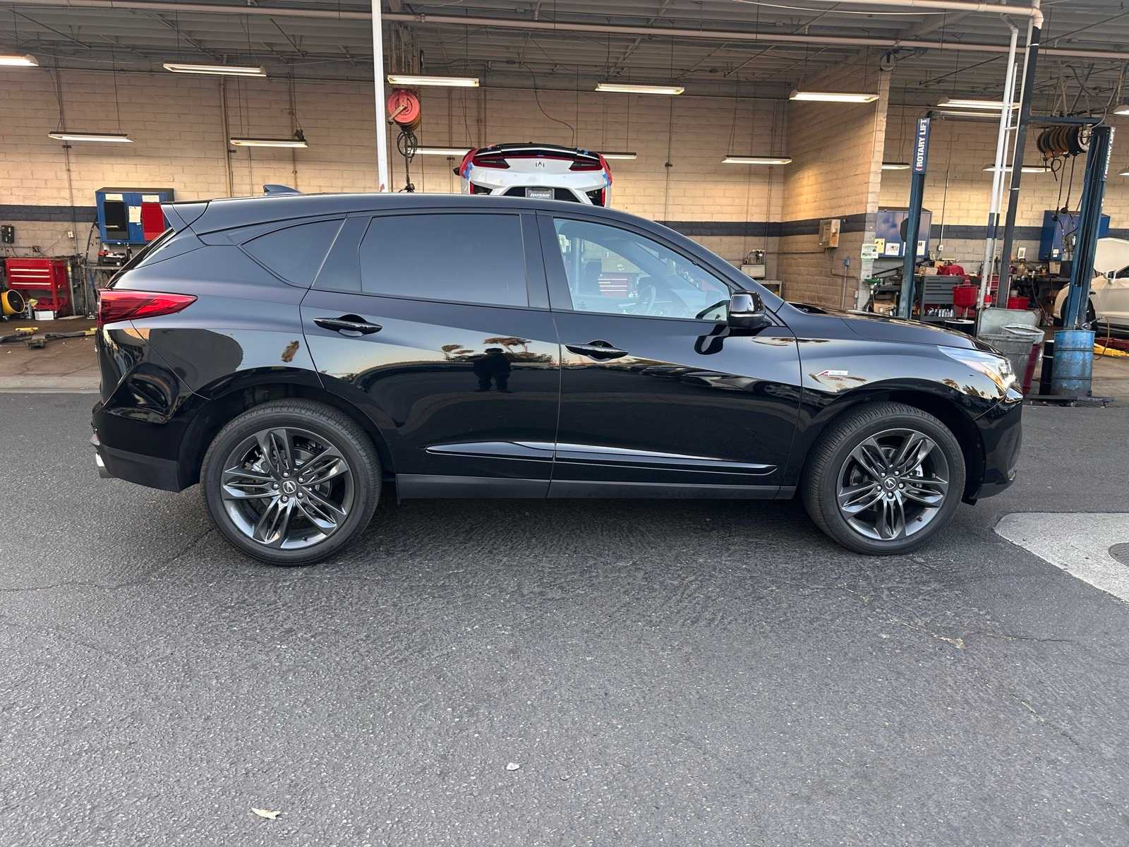 Thumbnail: 2023 Acura RDX - 6
