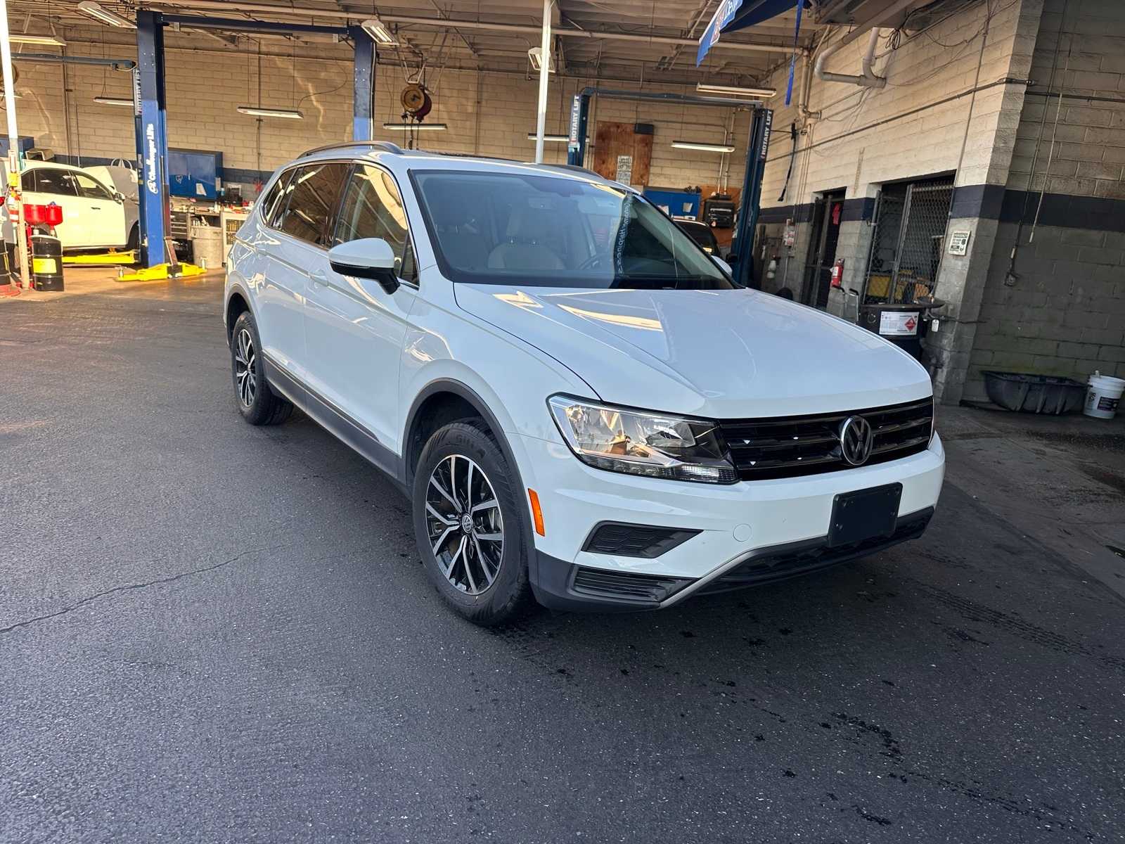 Thumbnail: 2021 Volkswagen Tiguan - 7