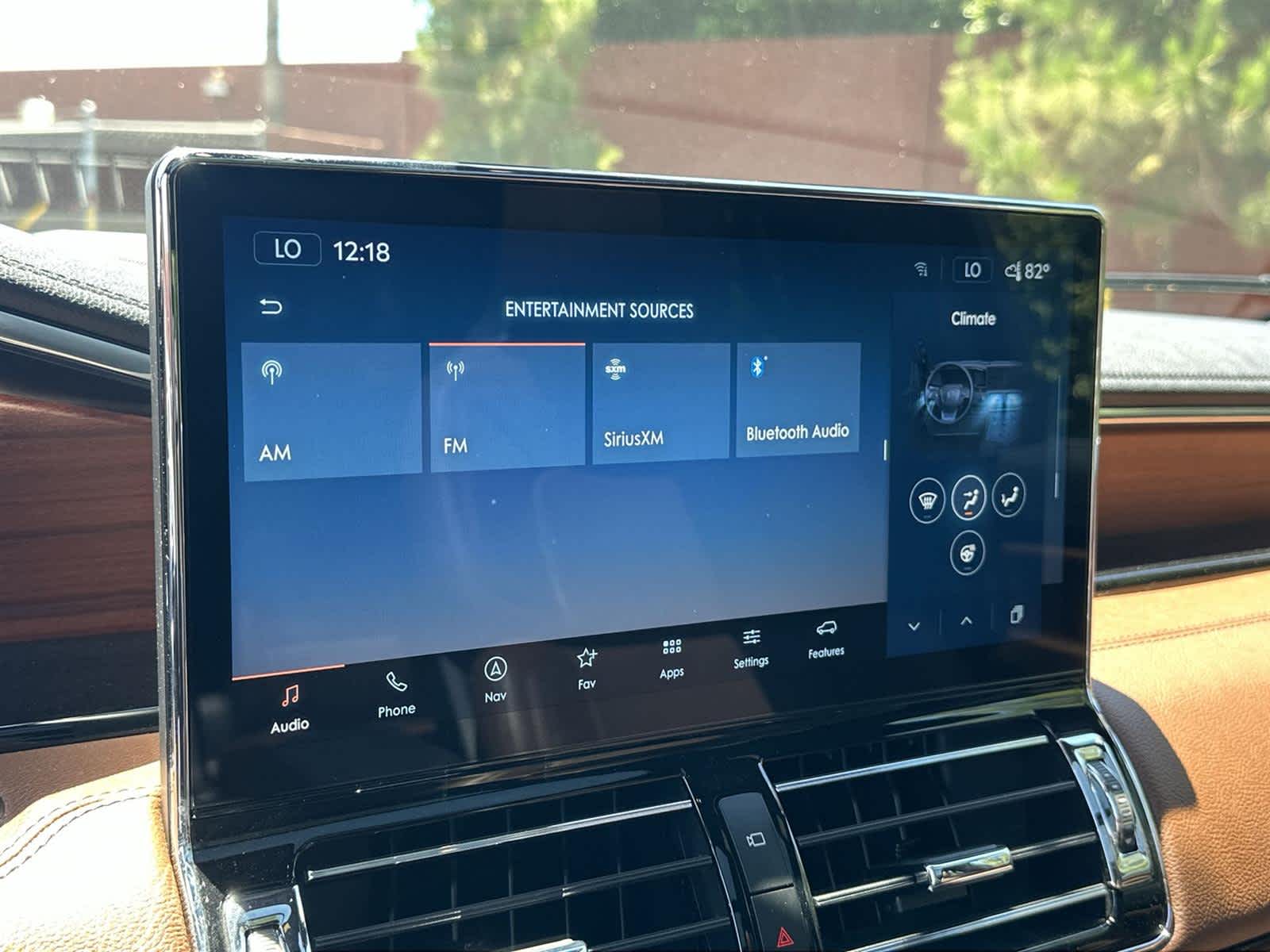 Thumbnail: 2023 Lincoln Navigator L - 16