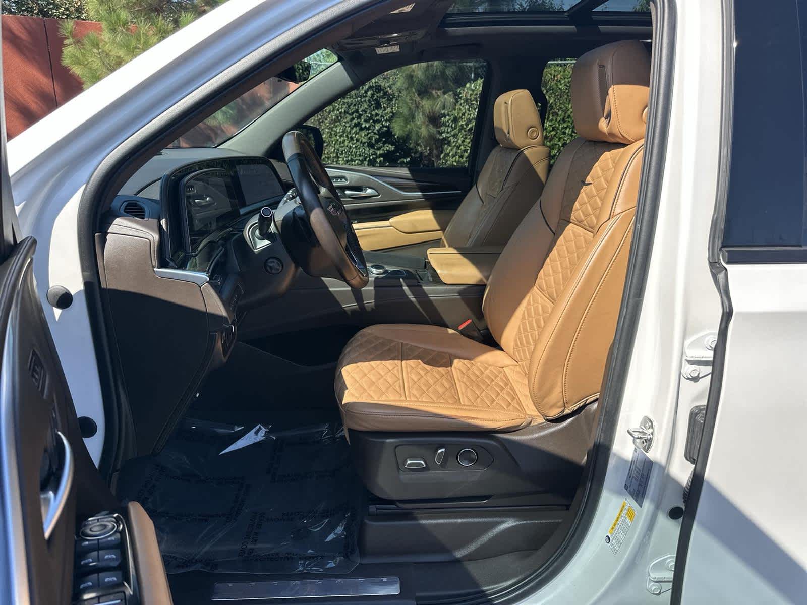 Thumbnail: 2022 Cadillac Escalade - 11