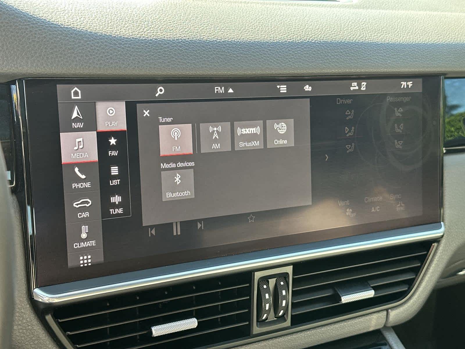 Thumbnail: 2021 Porsche Cayenne - 16