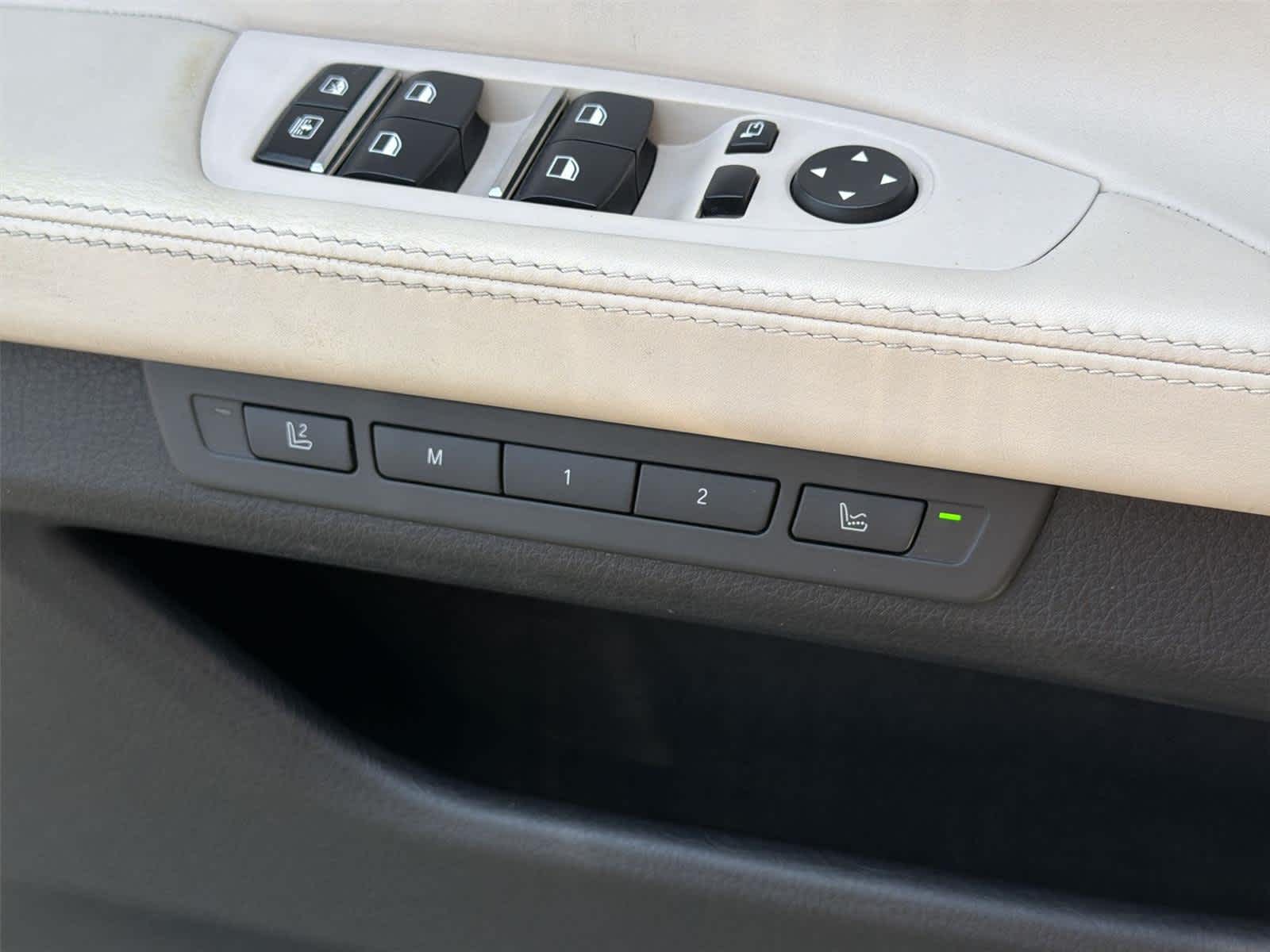 Thumbnail: 2012 BMW 7 Series - 39