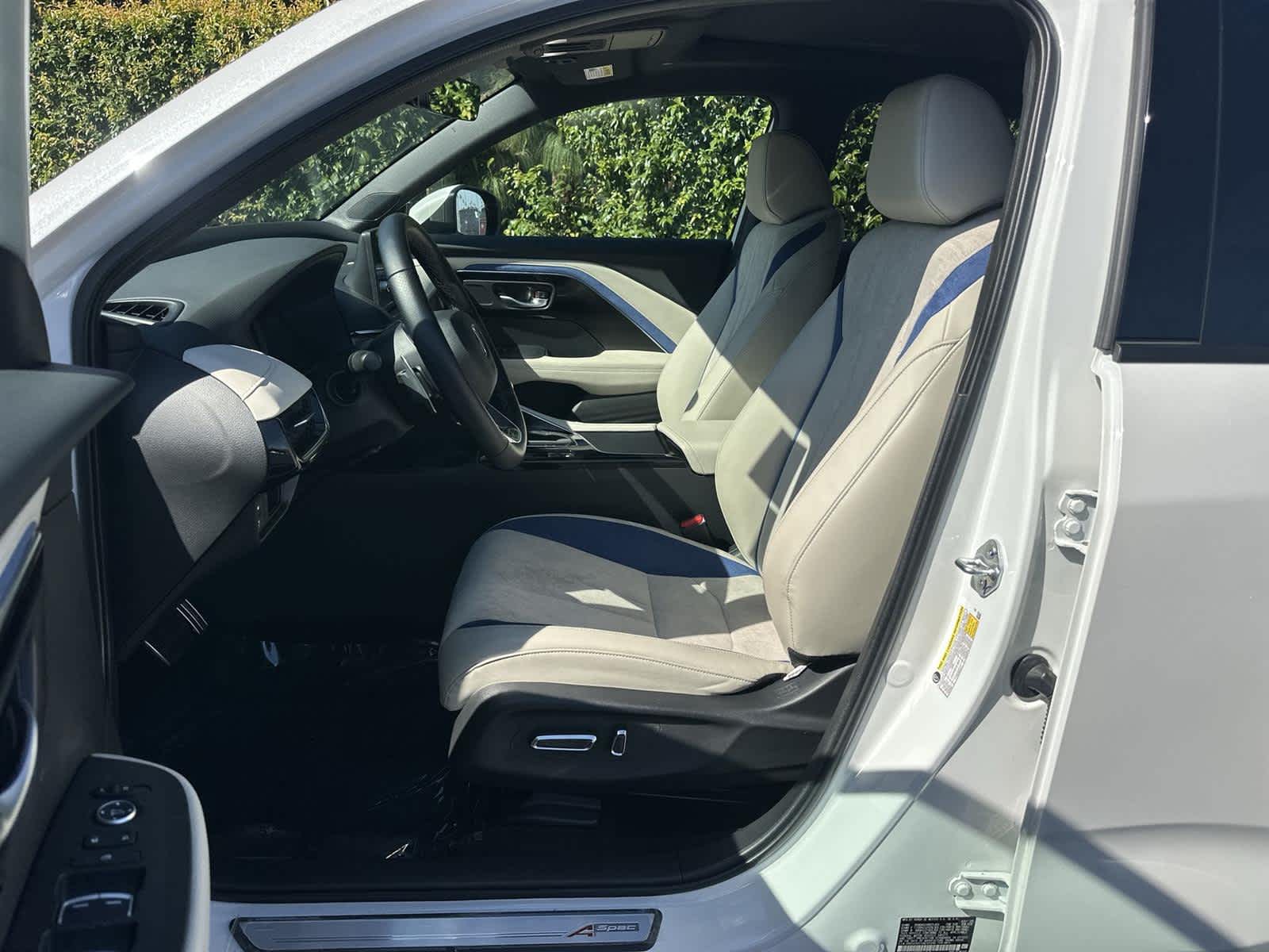 Thumbnail: 2025 Acura ADX - 11