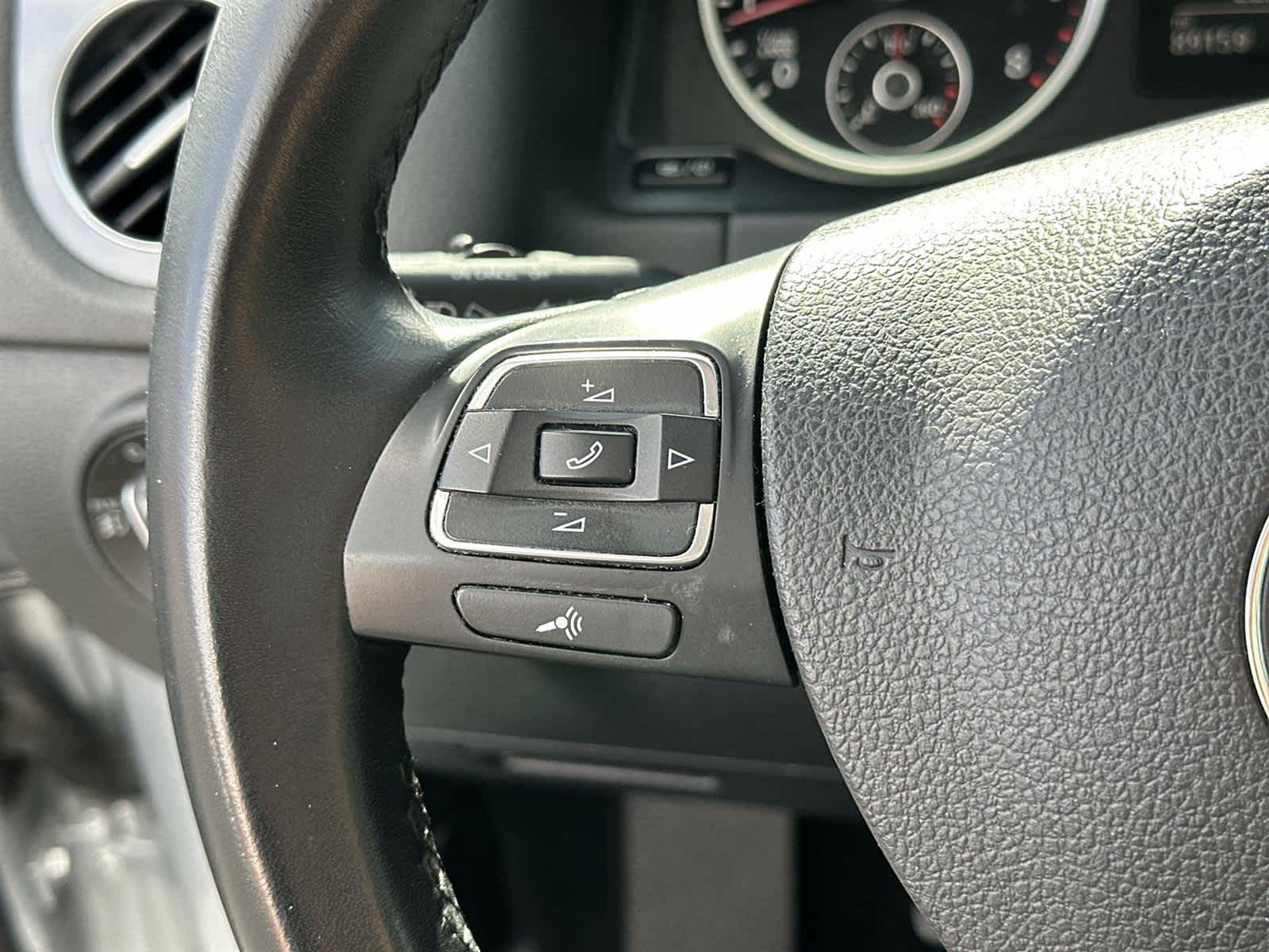 Thumbnail: 2017 Volkswagen Tiguan - 23