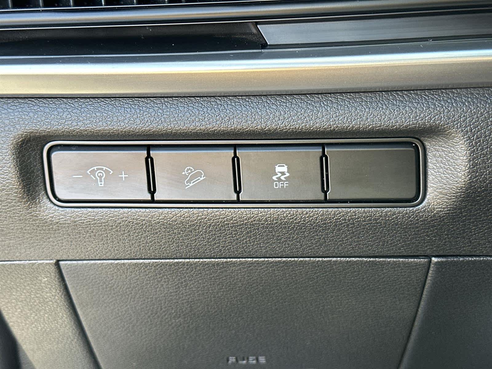 Thumbnail: 2024 Kia Telluride - 31