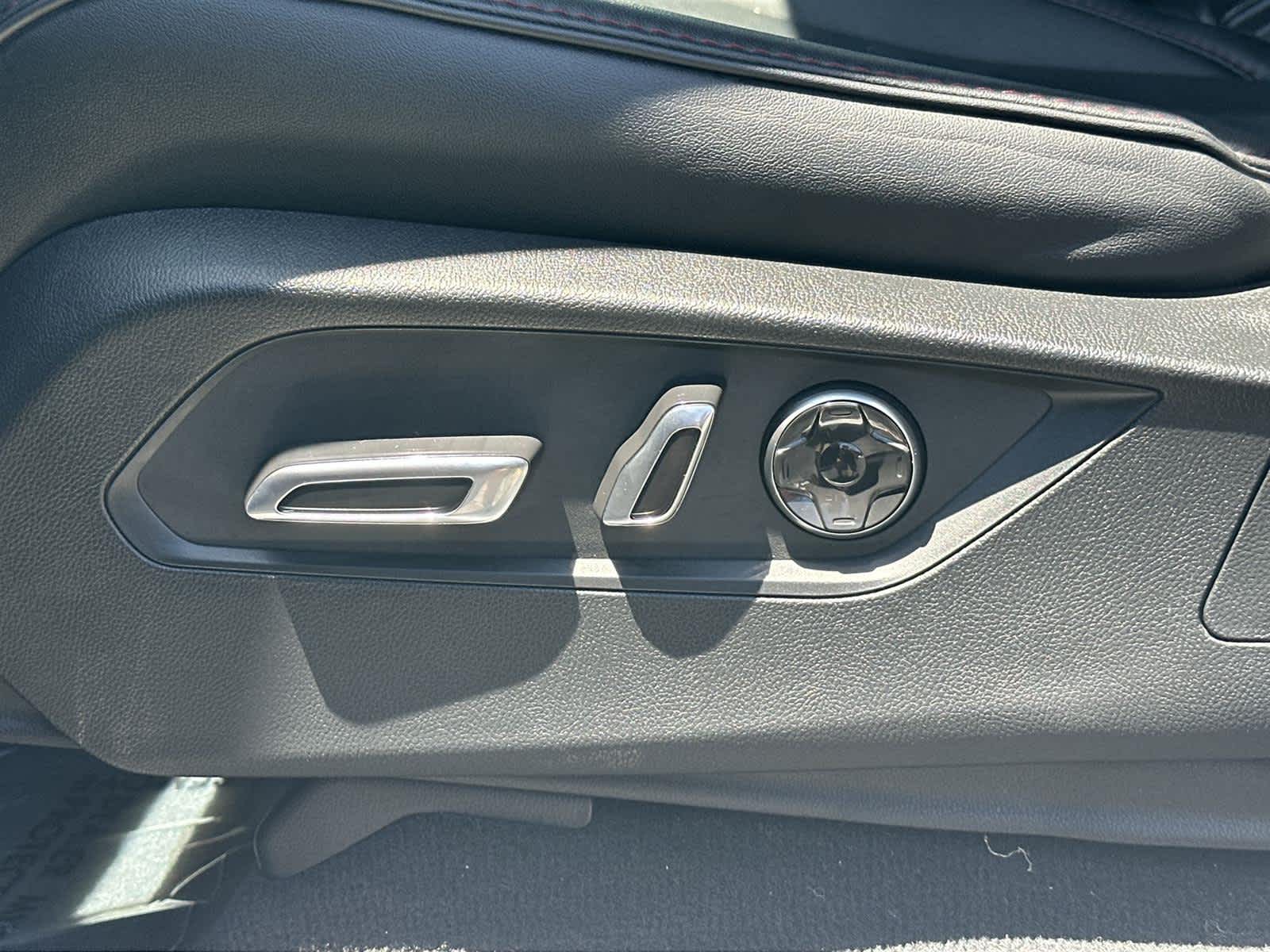 Thumbnail: 2023 Acura MDX - 23