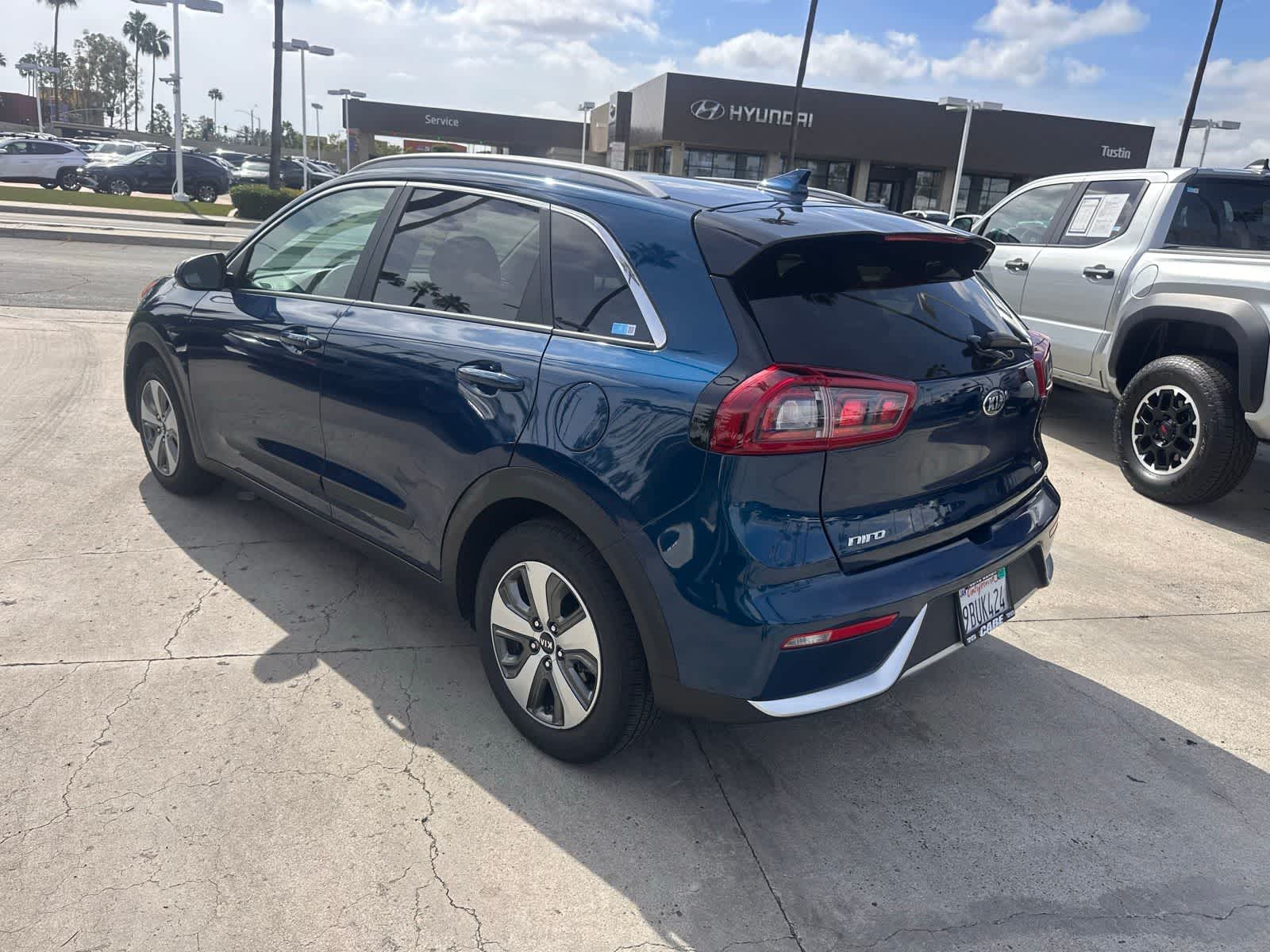 Thumbnail: 2019 Kia Niro - 3