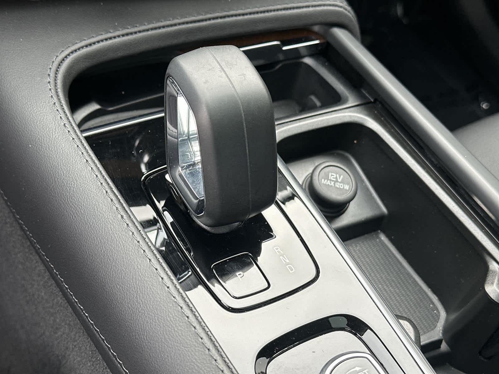 Thumbnail: 2025 Volvo XC90 - 17