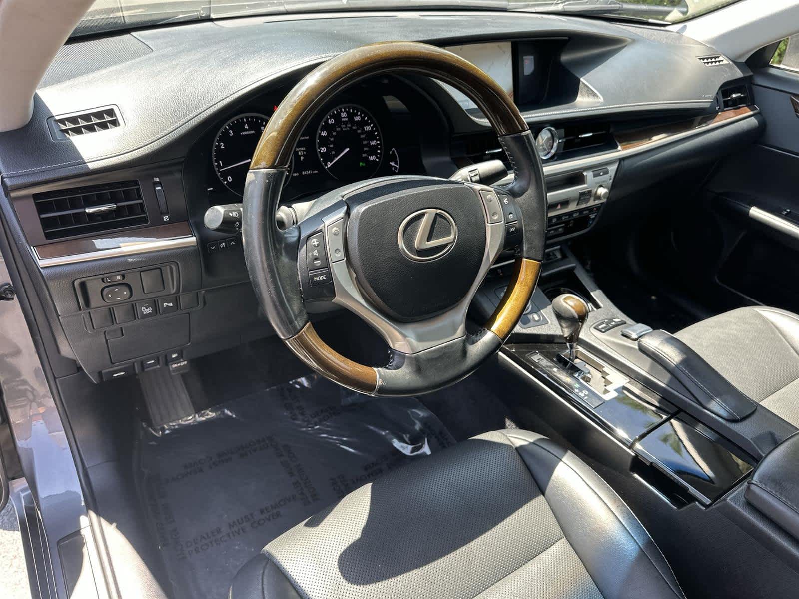 Thumbnail: 2014 Lexus ES - 2