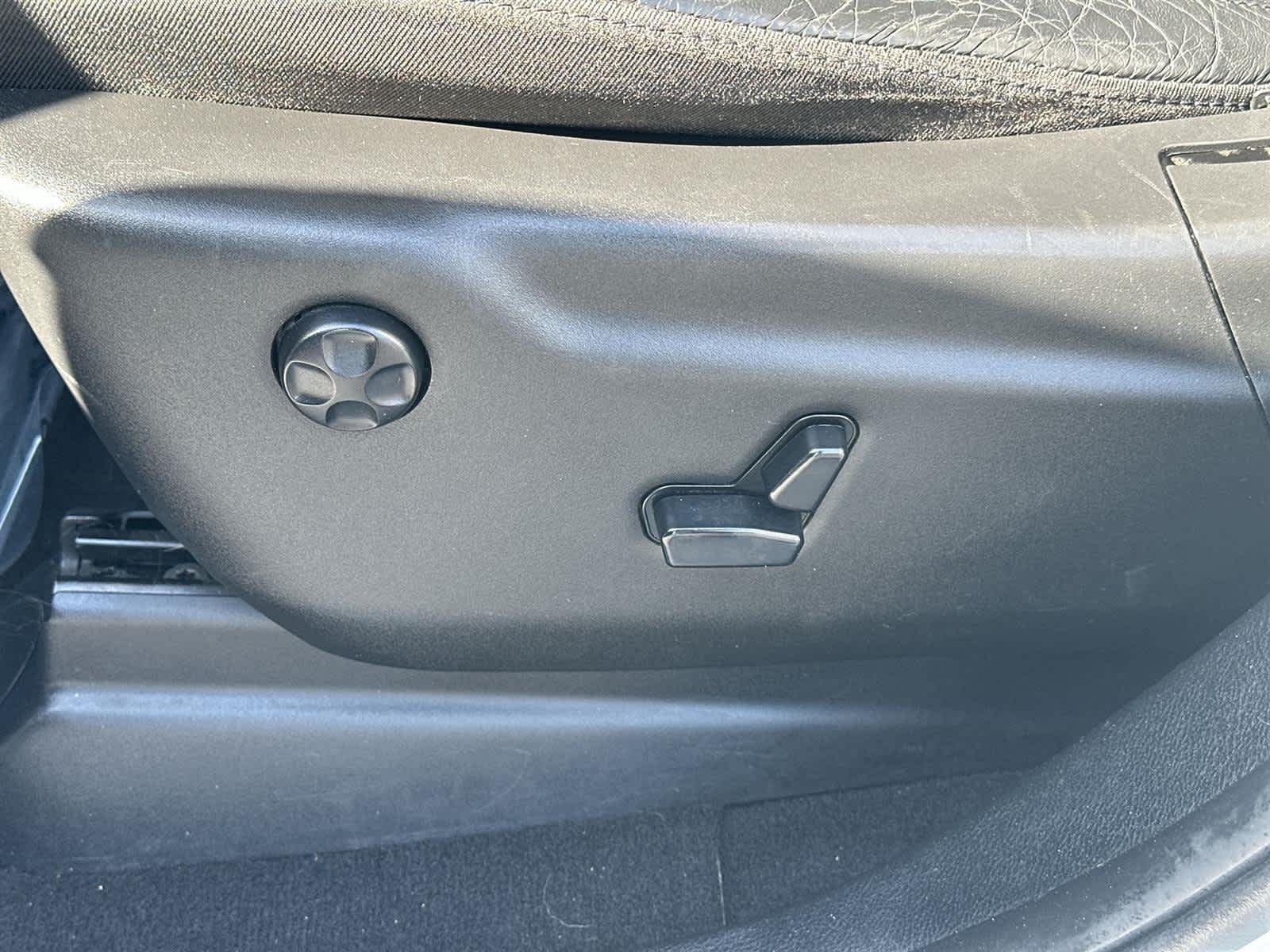 Thumbnail: 2020 Jeep Grand Cherokee - 23