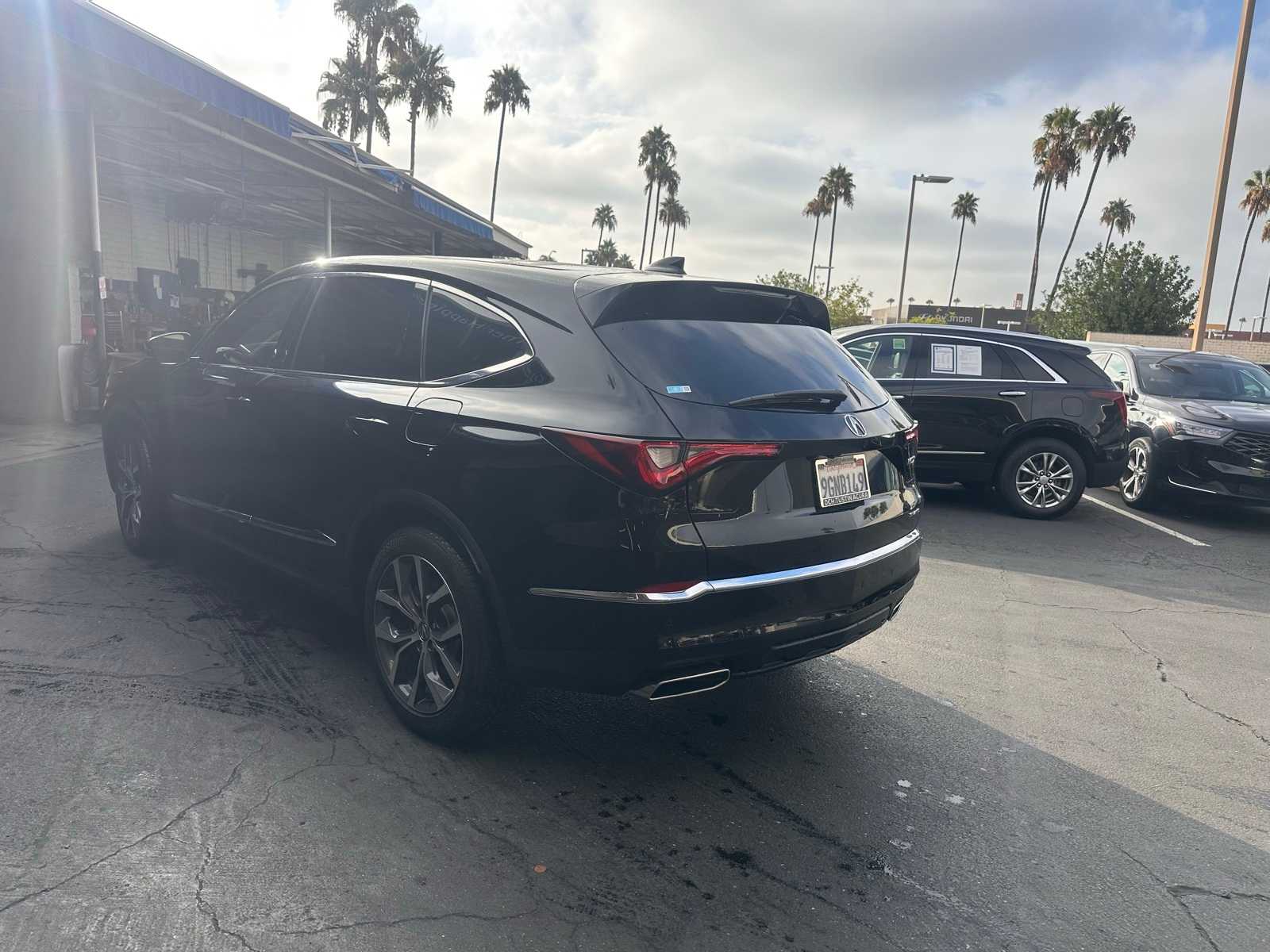 Thumbnail: 2023 Acura MDX - 3
