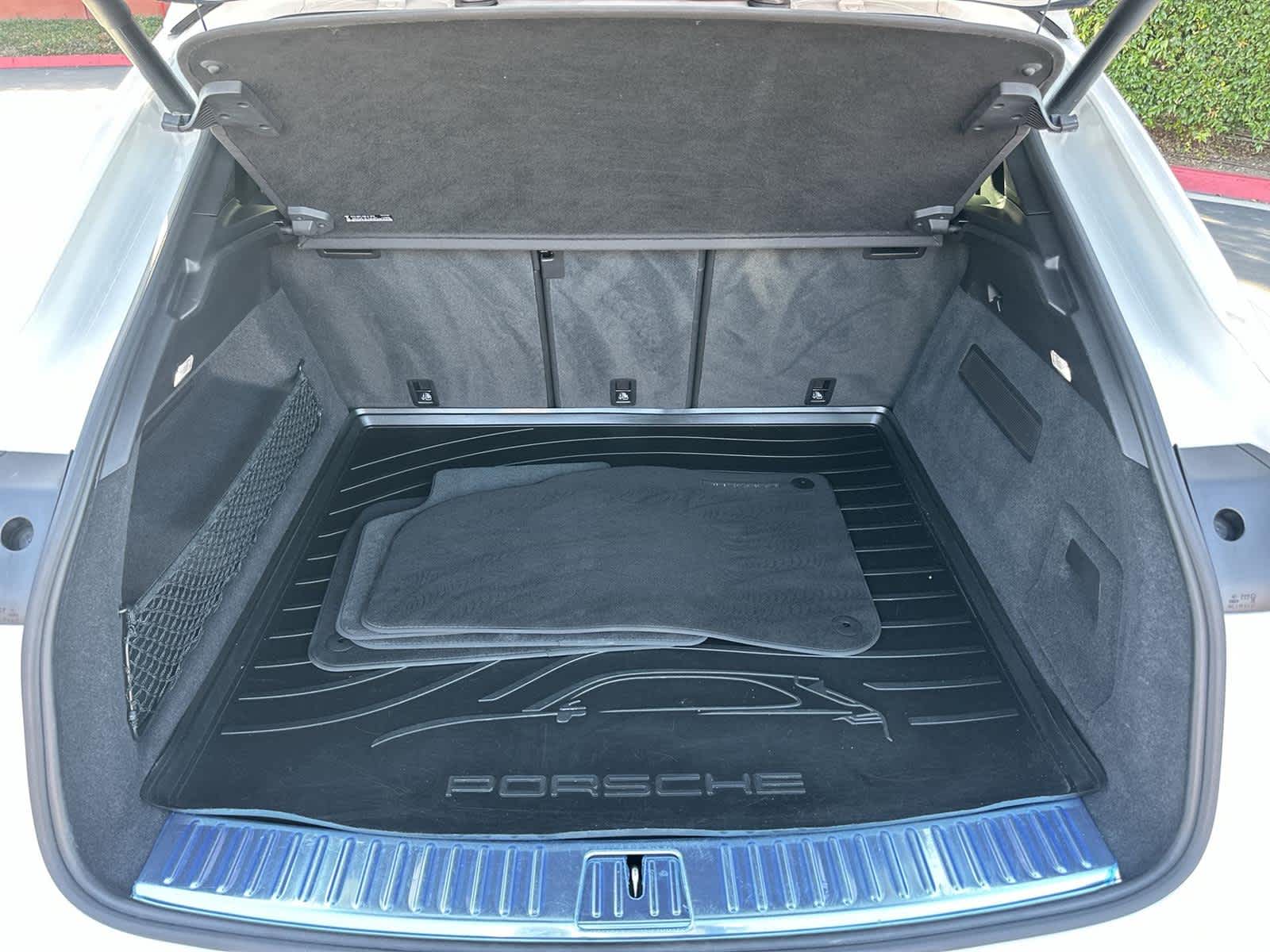 Thumbnail: 2023 Porsche Cayenne - 20