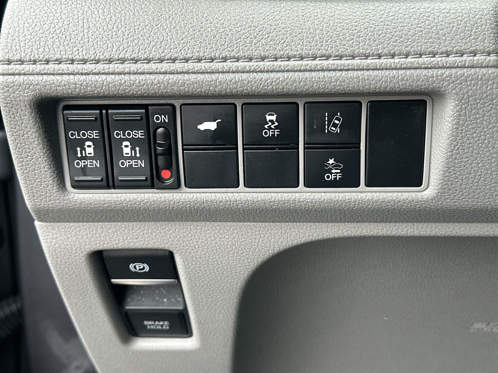 Thumbnail: 2020 Honda Odyssey - 25