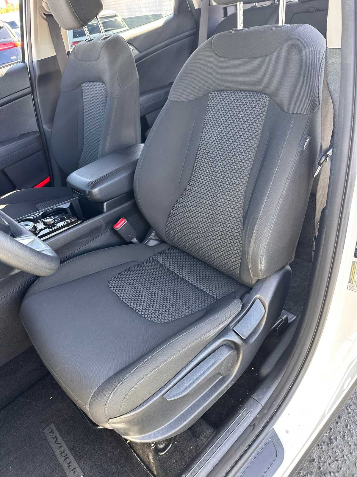 Thumbnail: 2023 Kia Sportage - 23