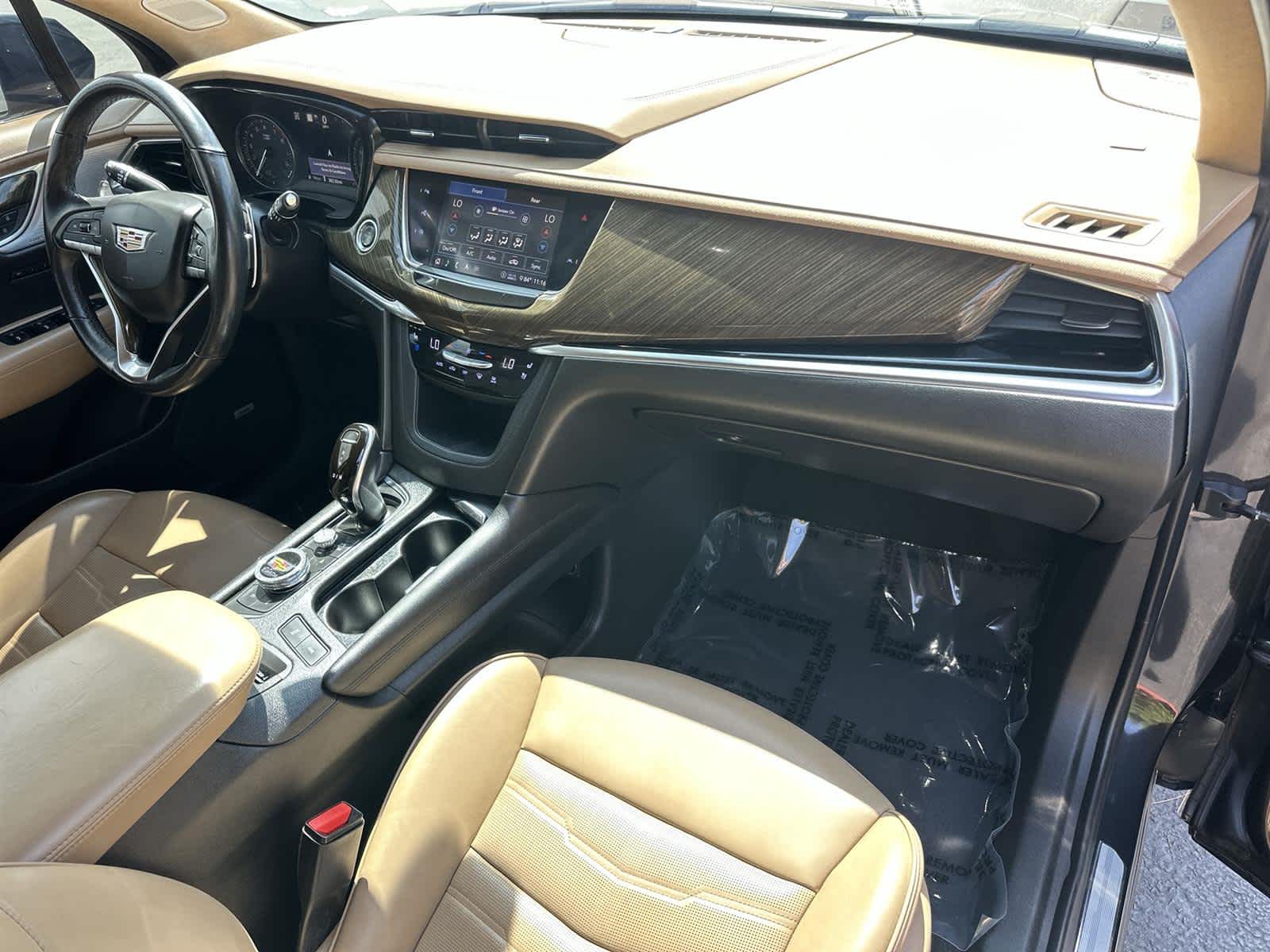 Thumbnail: 2020 Cadillac XT6 - 12