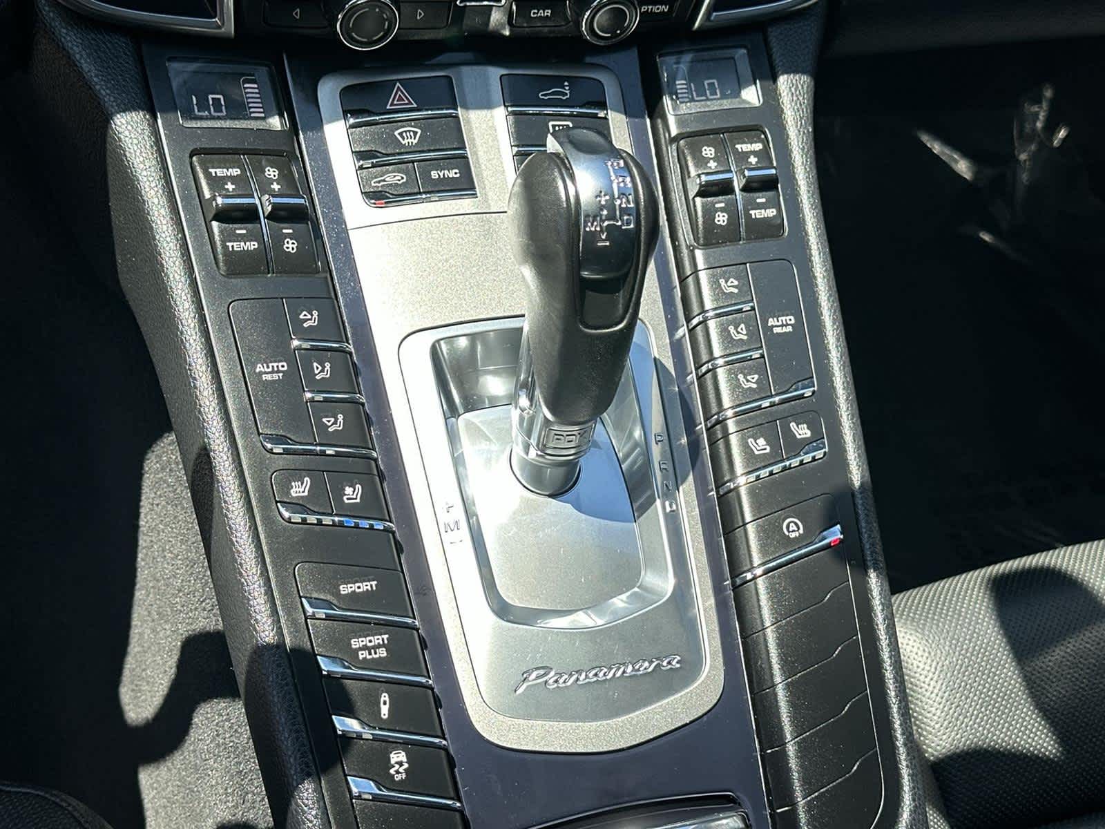Thumbnail: 2014 Porsche Panamera - 27