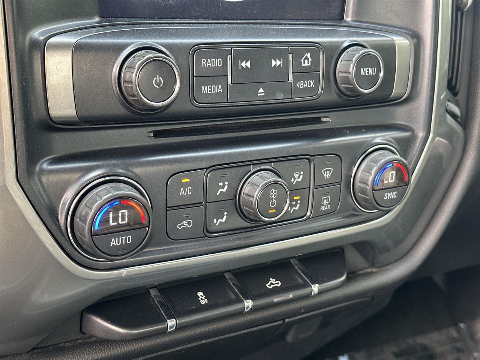 Thumbnail: 2016 Chevrolet Silverado 1500 - 25