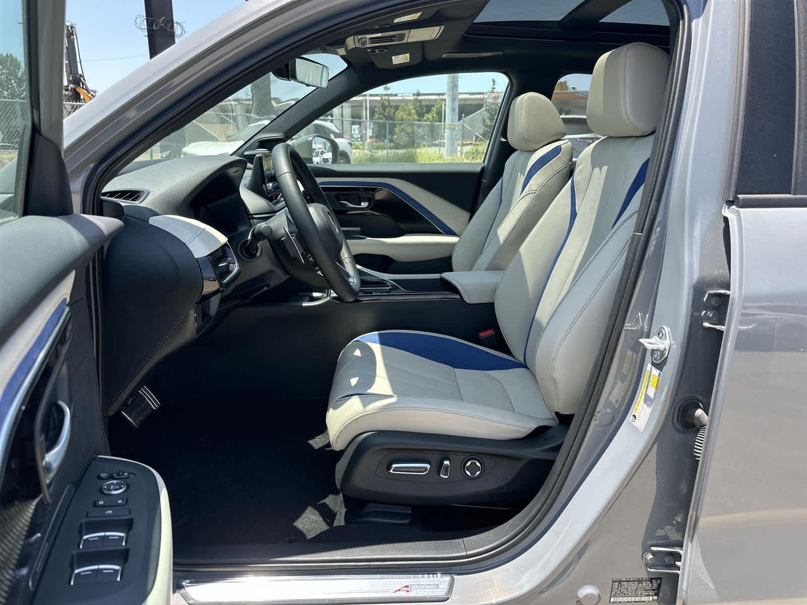 Thumbnail: 2025 Acura ADX - 11