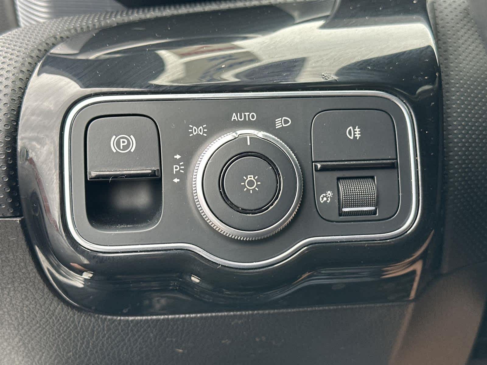 Thumbnail: 2019 Mercedes-Benz A-Class - 29