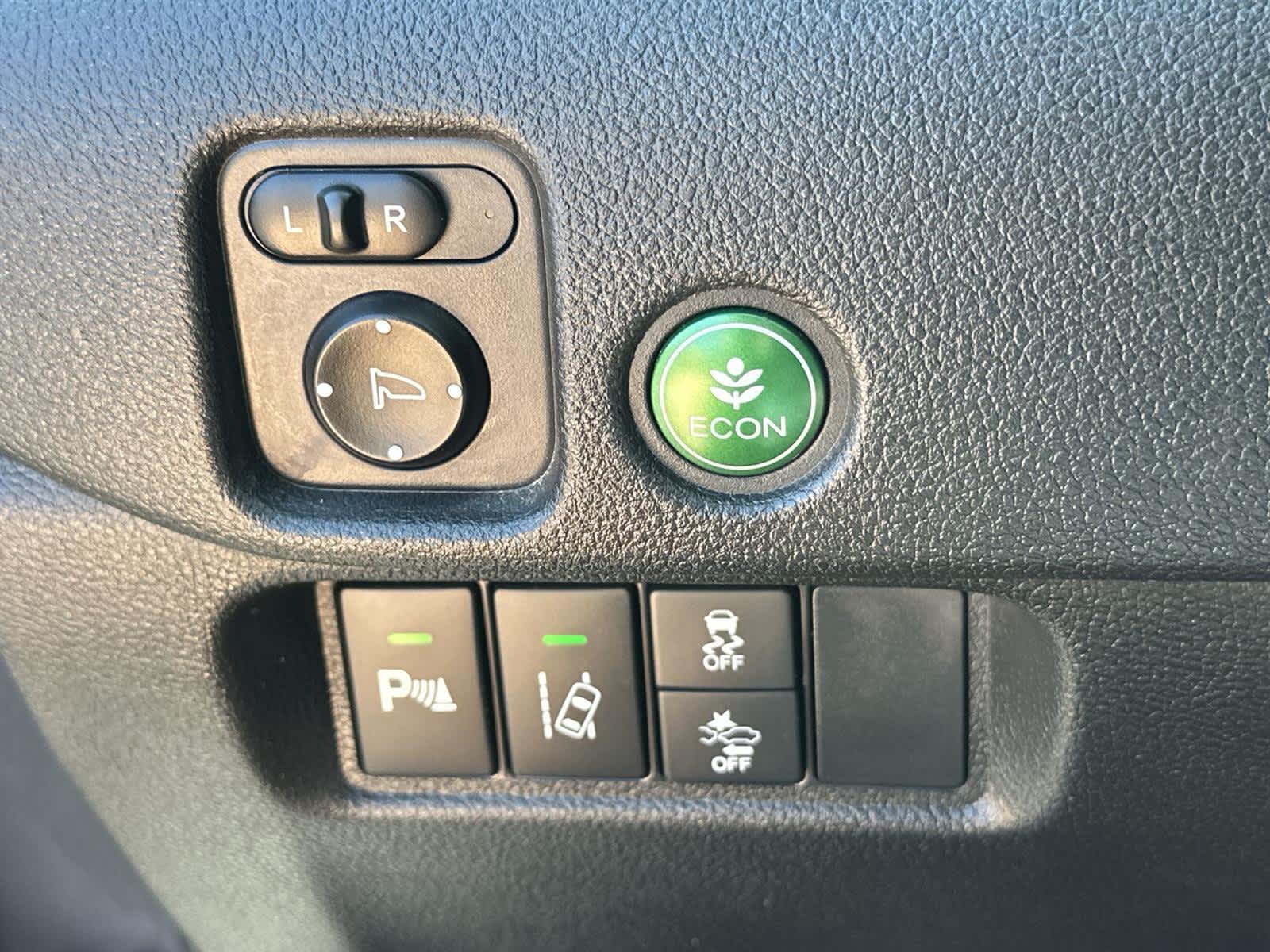 Thumbnail: 2017 Honda Pilot - 29