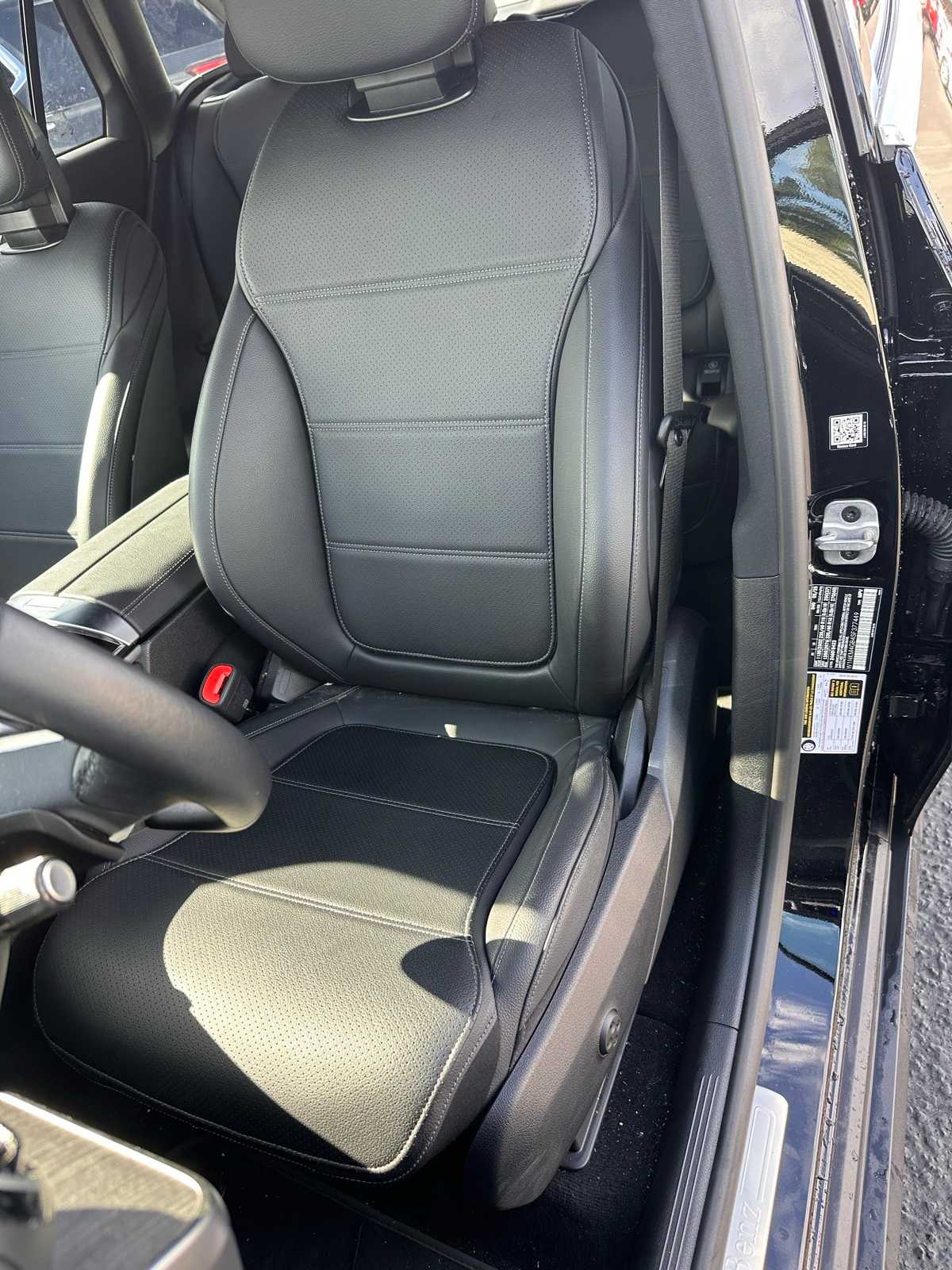 Thumbnail: 2025 Mercedes-Benz GLC - 14