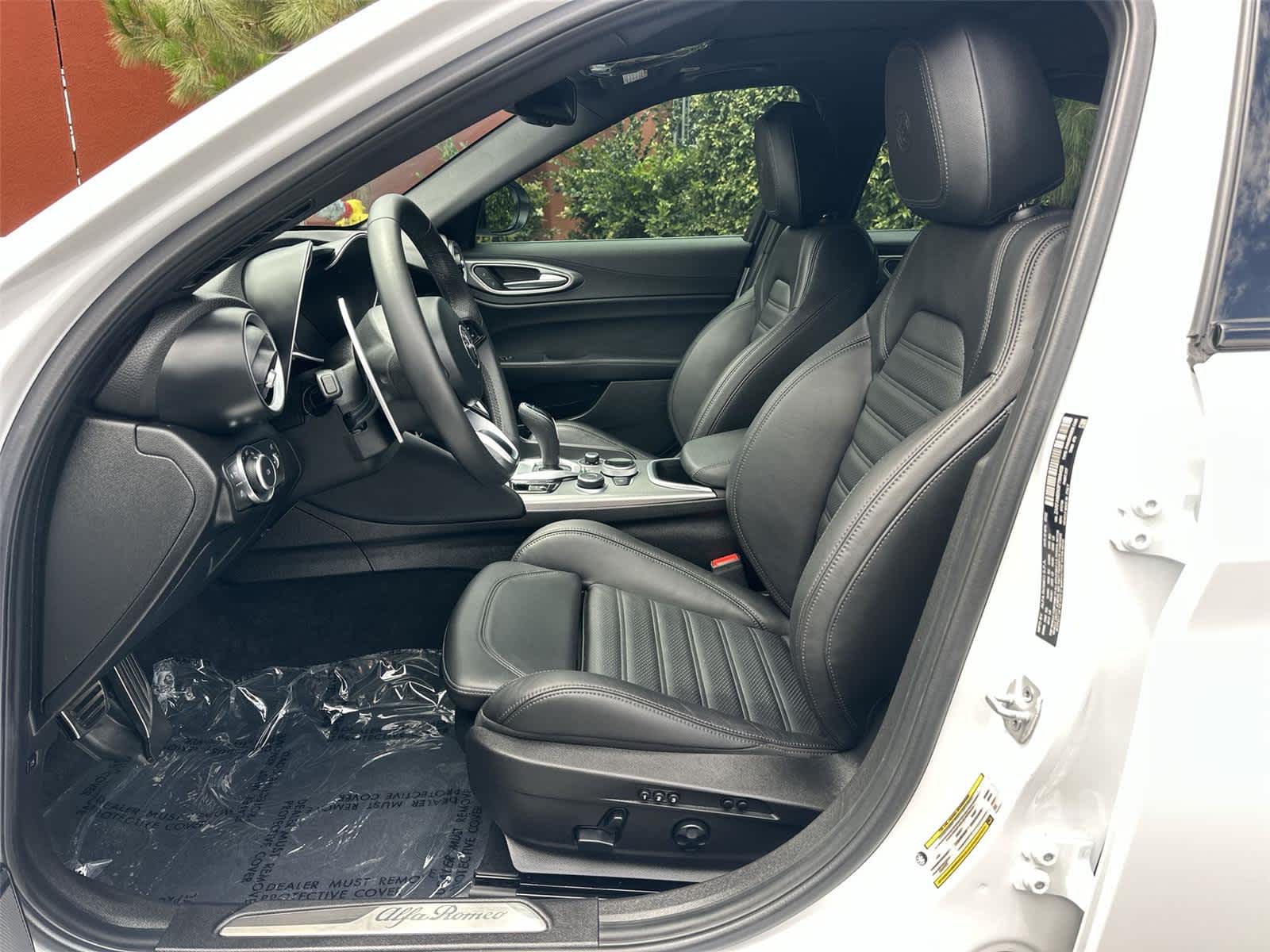 Thumbnail: 2023 Alfa Romeo Giulia - 11