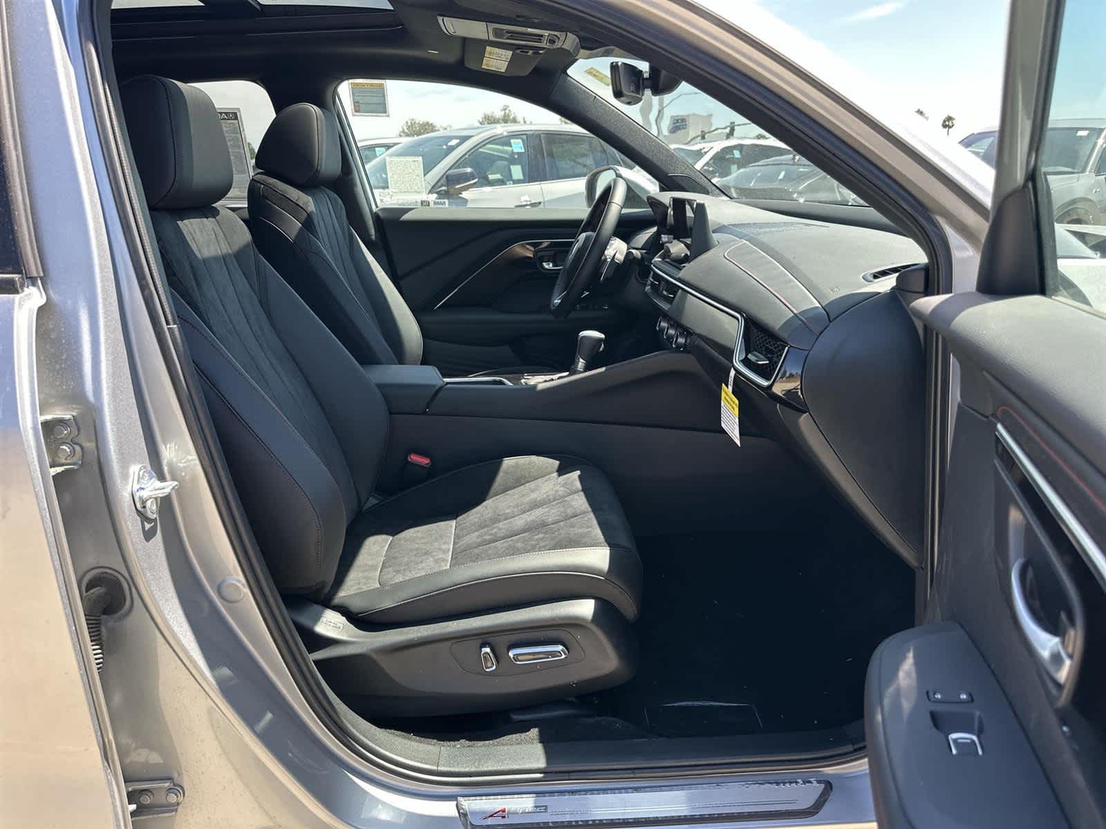 Thumbnail: 2025 Acura ADX - 14