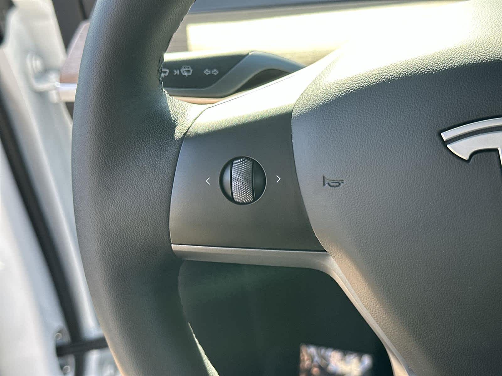 Thumbnail: 2024 Tesla Model Y - 24